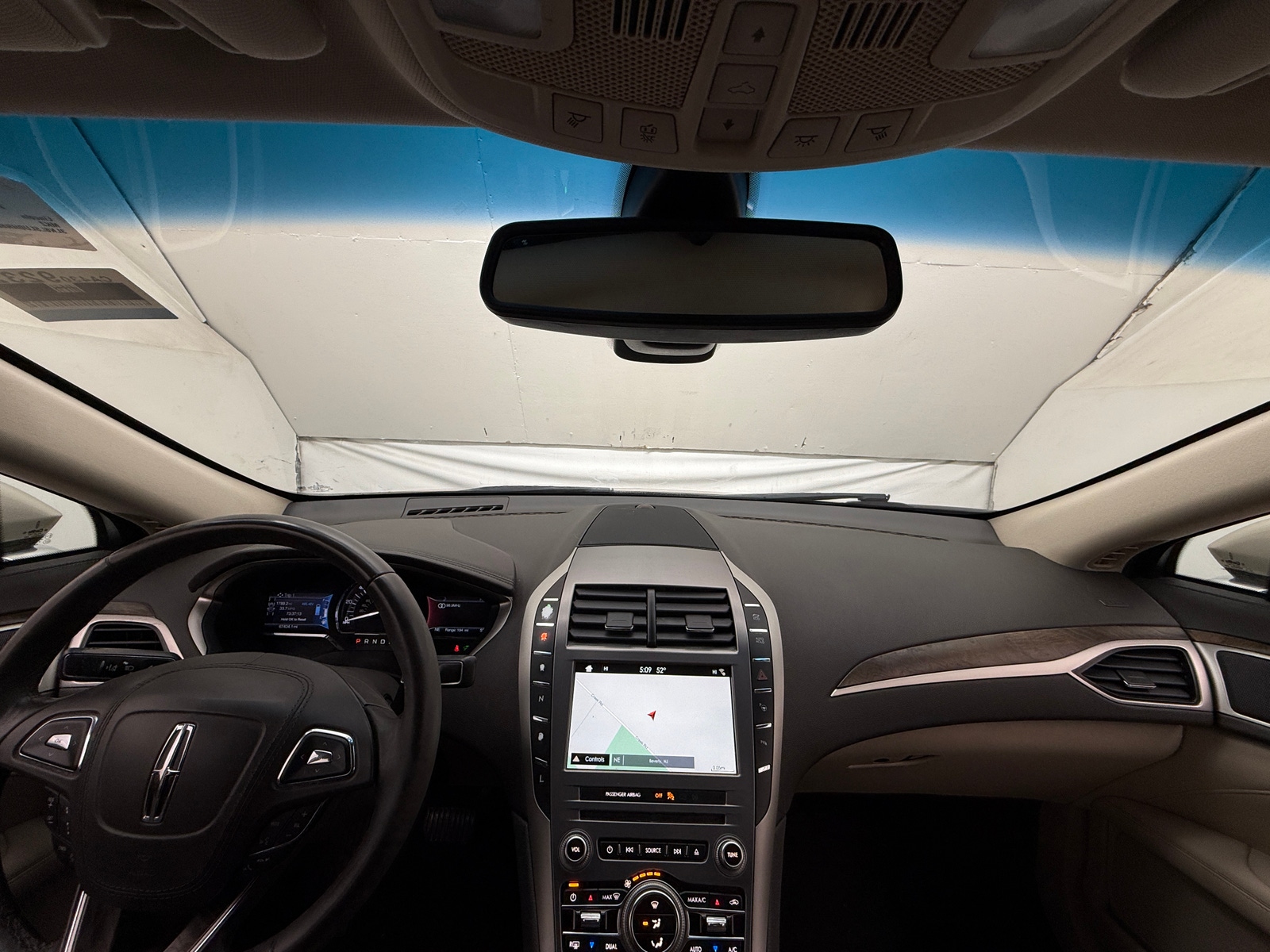 Thumbnail: 2017 Lincoln MKZ - 2