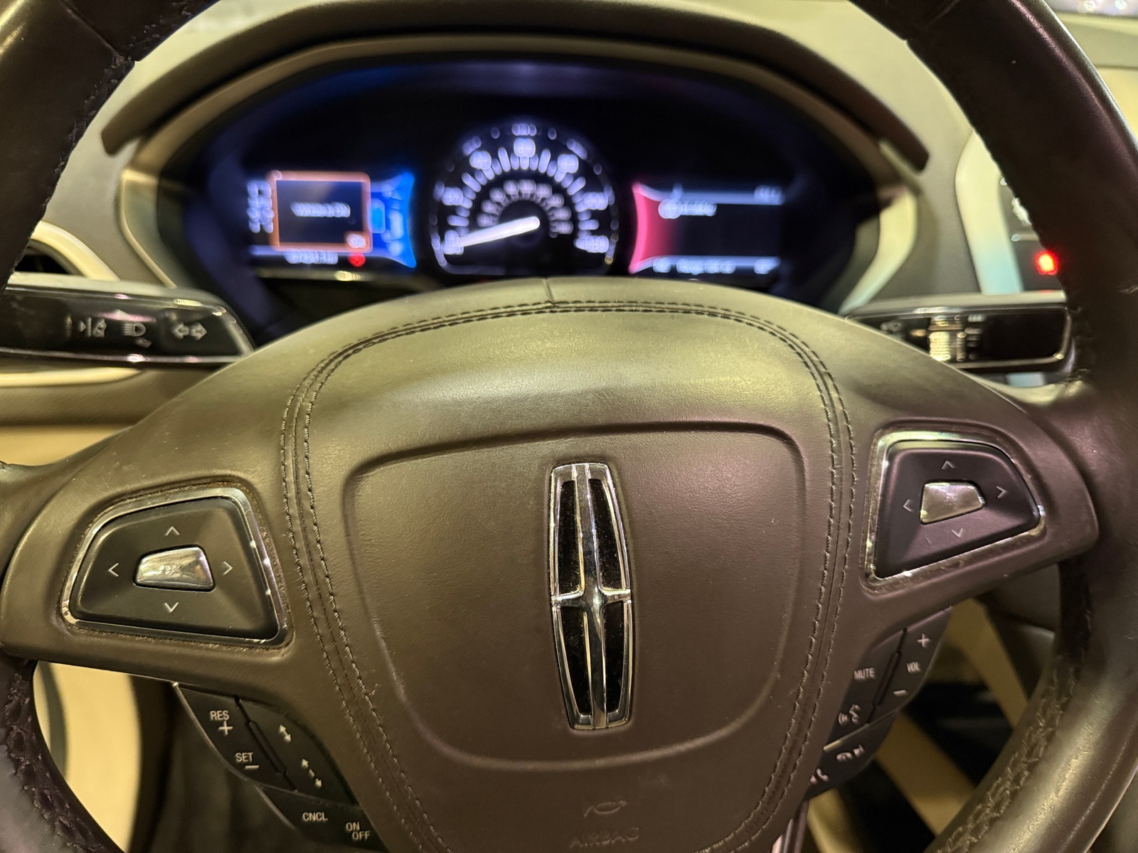 Thumbnail: 2017 Lincoln MKZ - 4