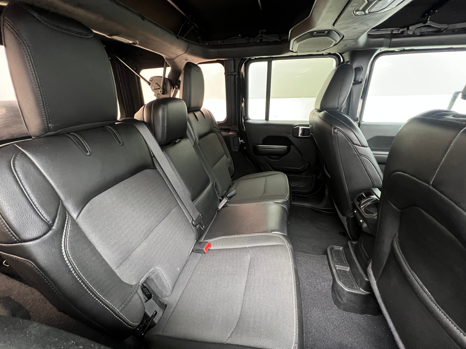 Thumbnail: 2020 Jeep Wrangler - 5