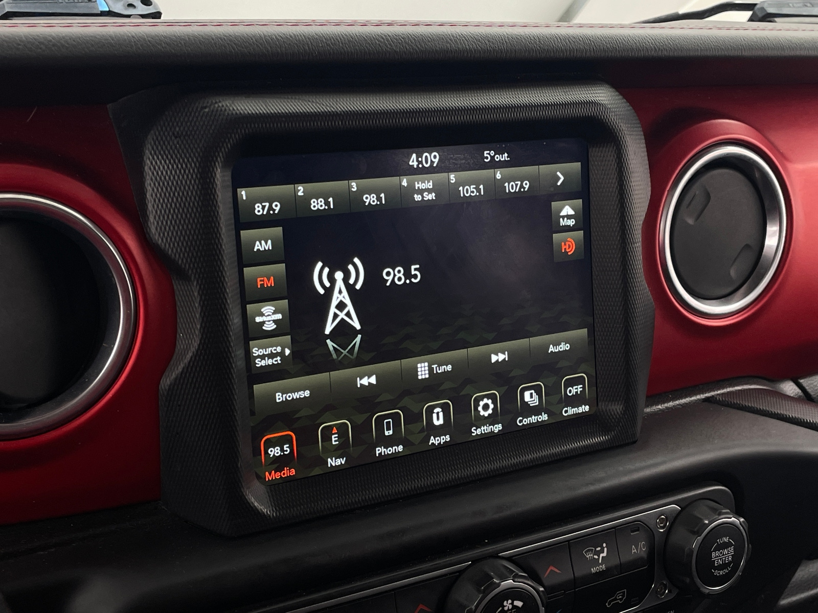 Thumbnail: 2020 Jeep Wrangler - 4