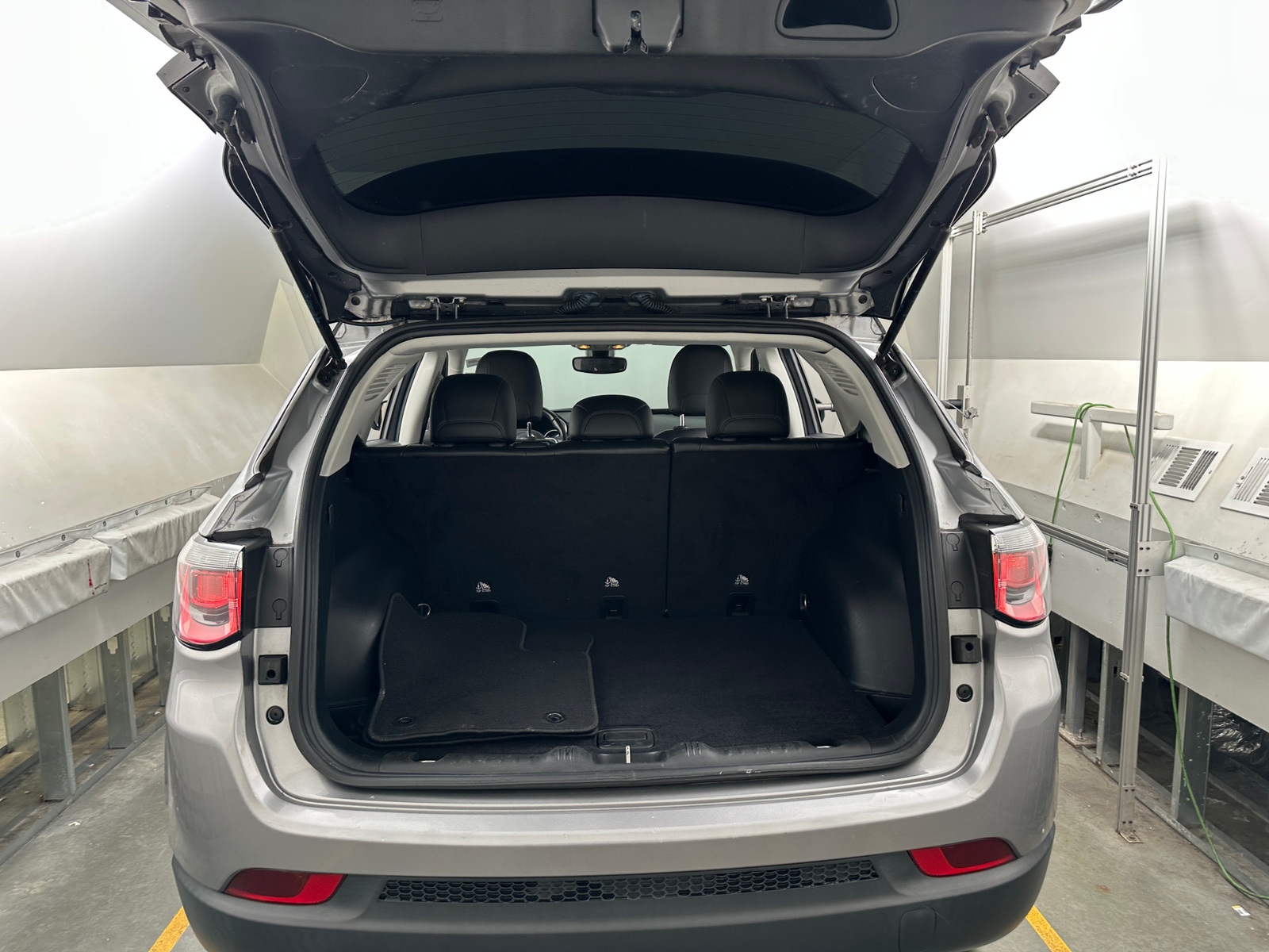 Thumbnail: 2020 Jeep Compass - 7