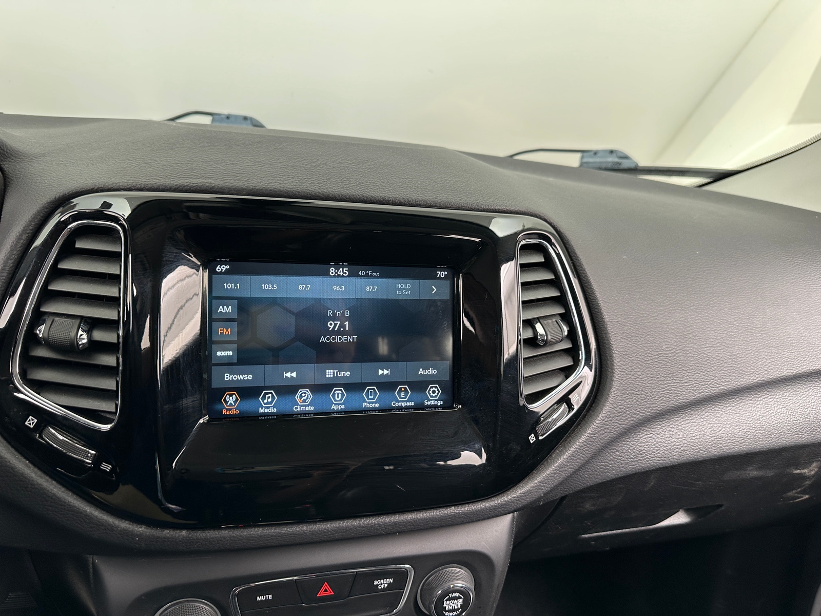 Thumbnail: 2020 Jeep Compass - 4