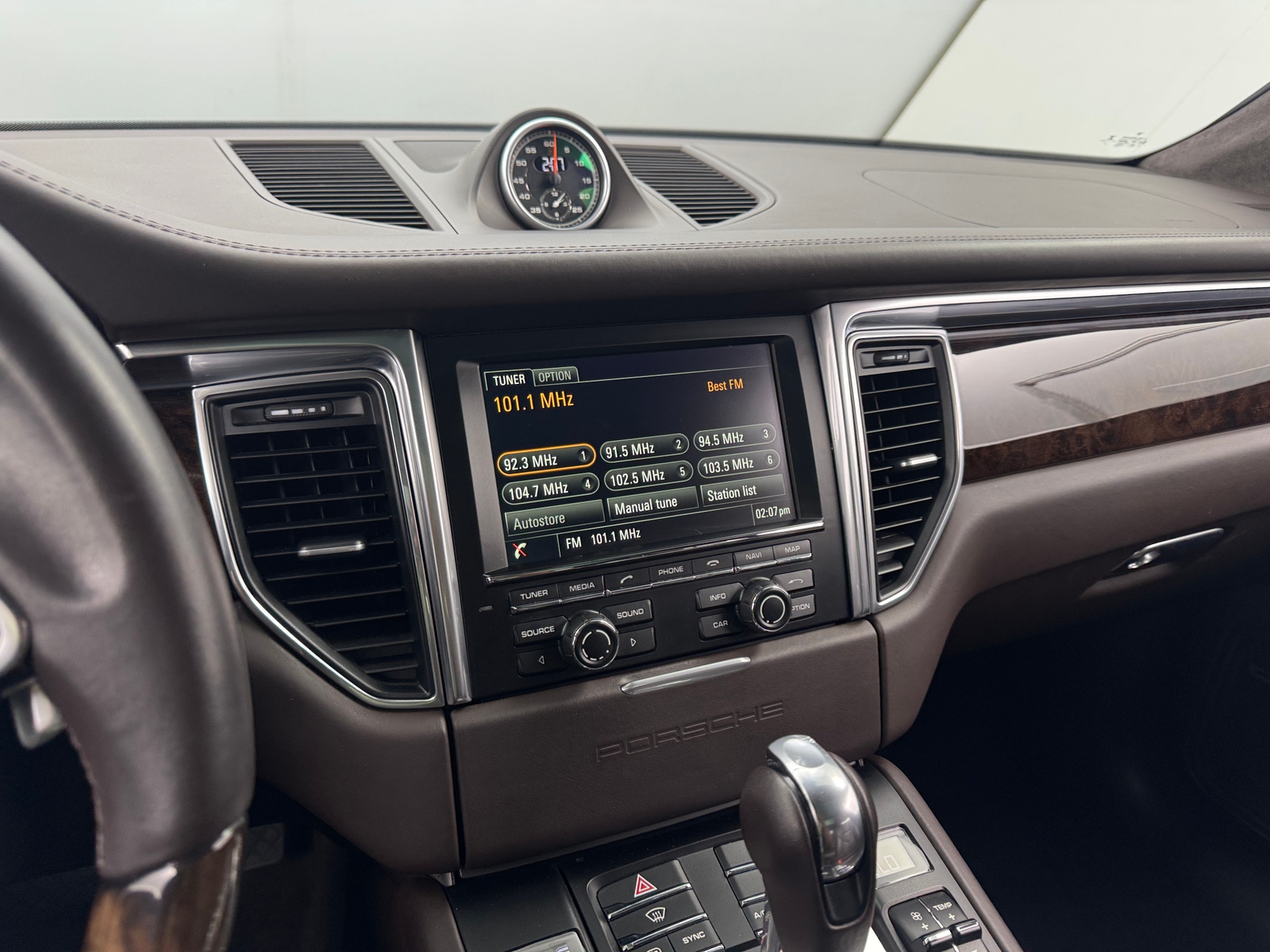 Thumbnail: 2015 Porsche Macan - 3