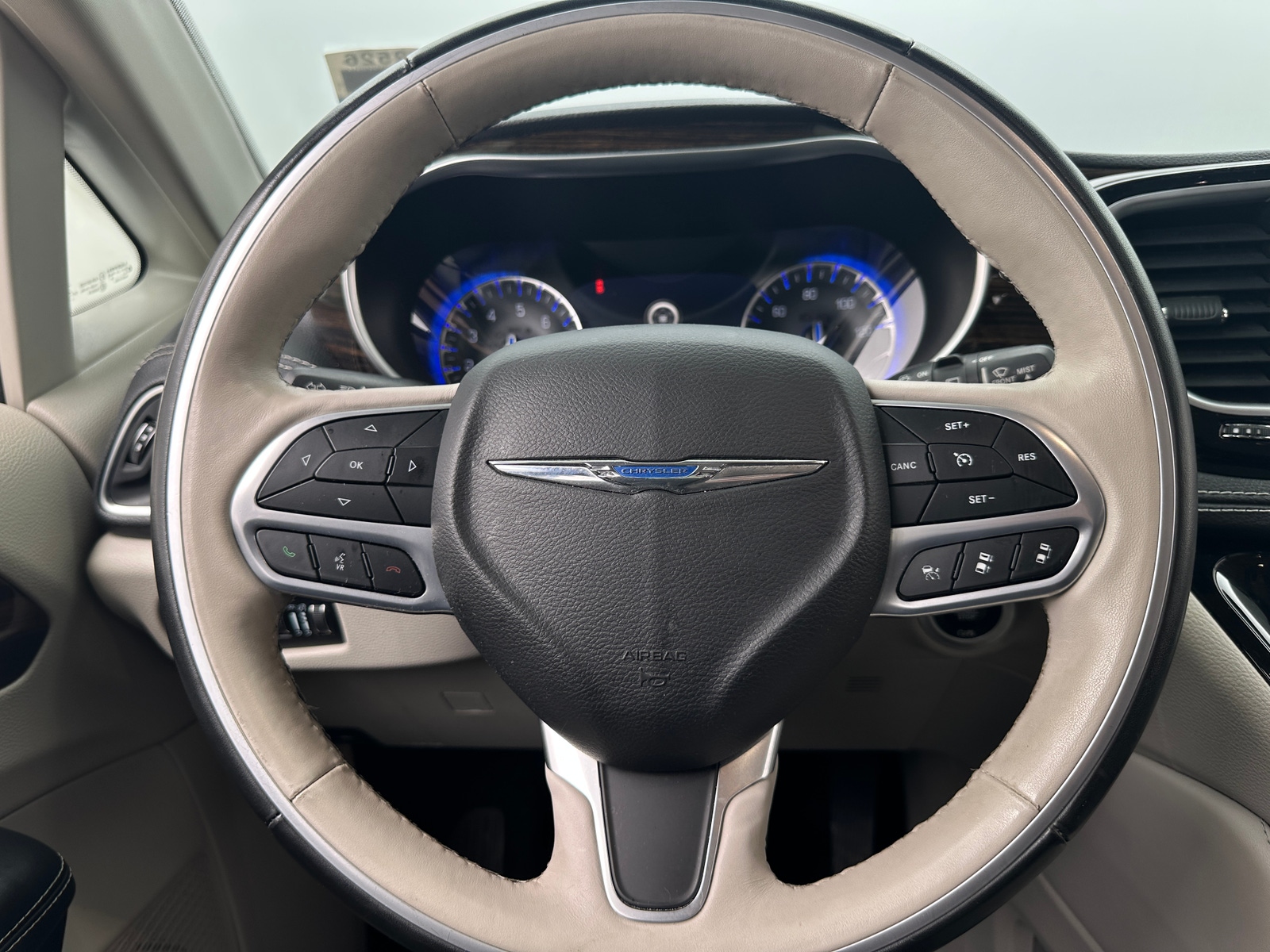 Thumbnail: 2021 Chrysler Pacifica - 4