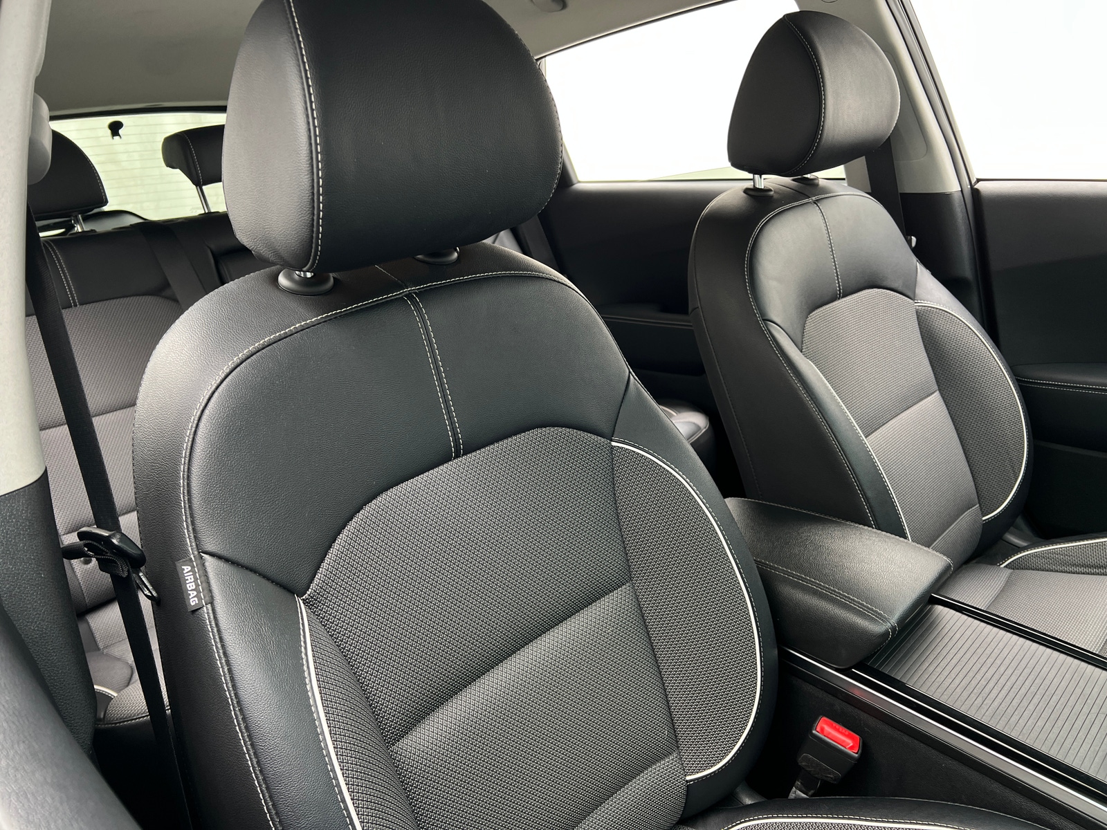 Thumbnail: 2020 Kia Niro - 2