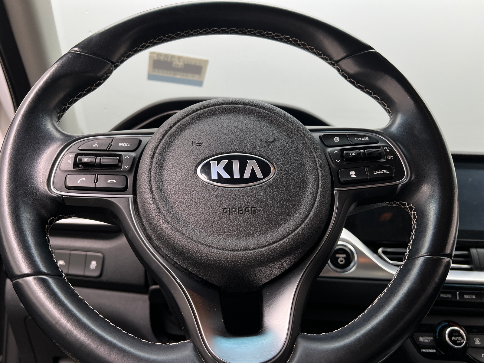 Thumbnail: 2020 Kia Niro - 5