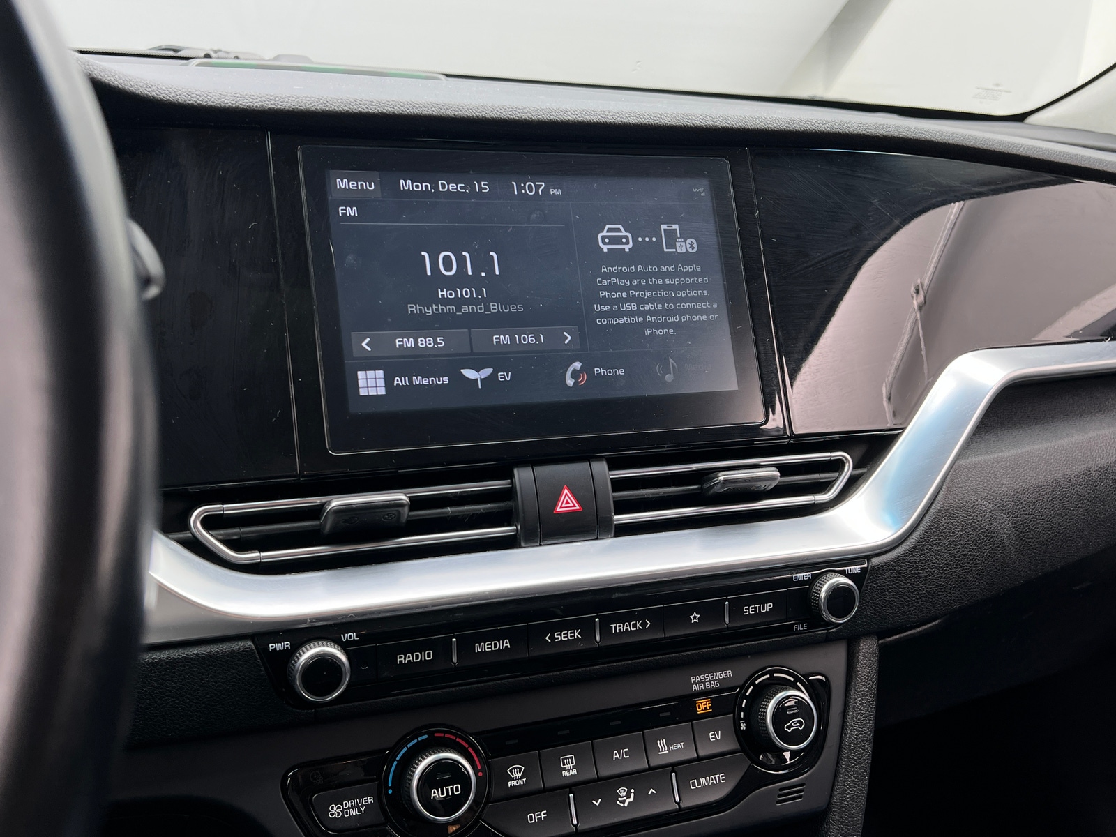 Thumbnail: 2020 Kia Niro - 4