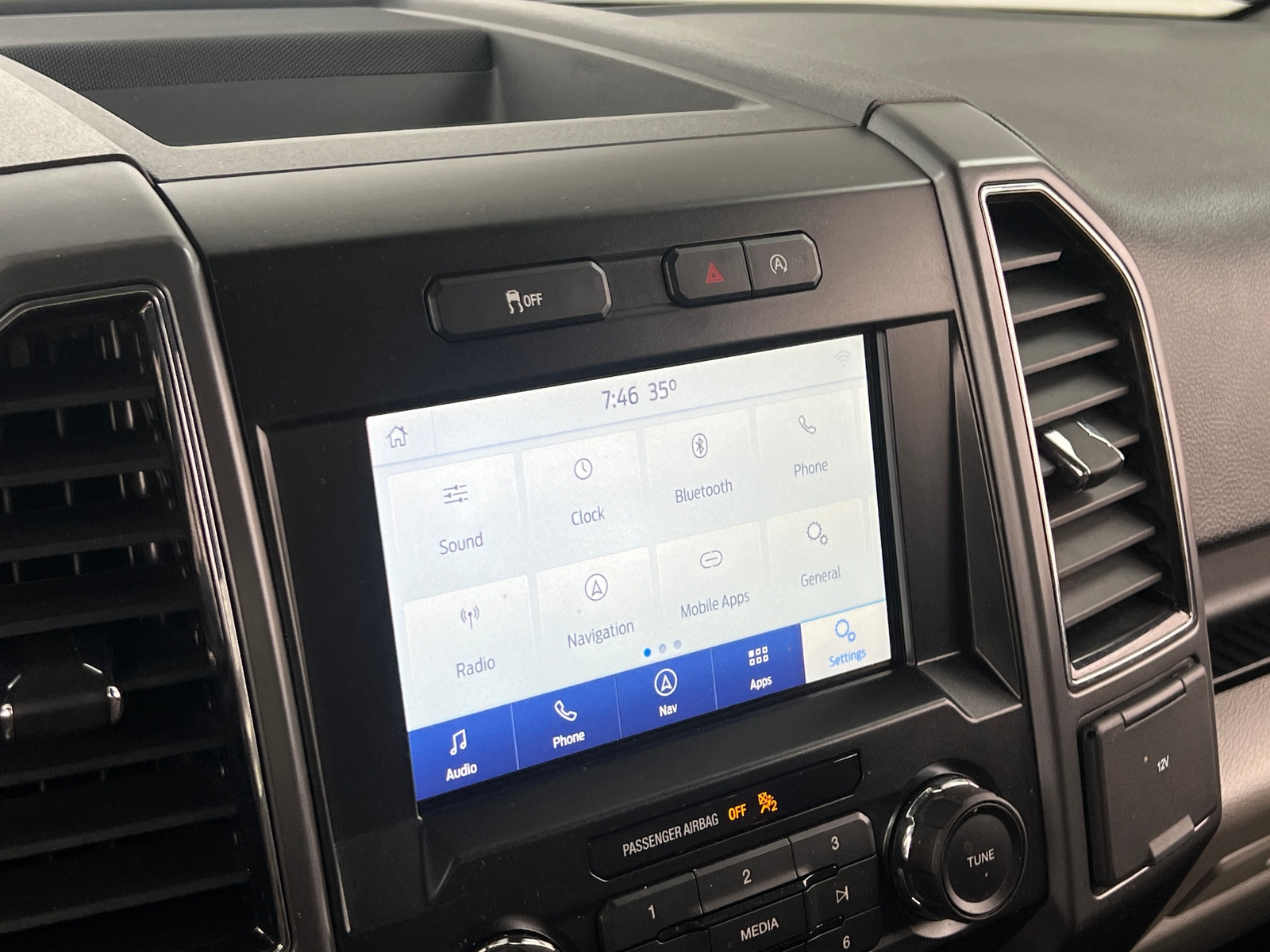 Thumbnail: 2020 Ford Econoline - 4