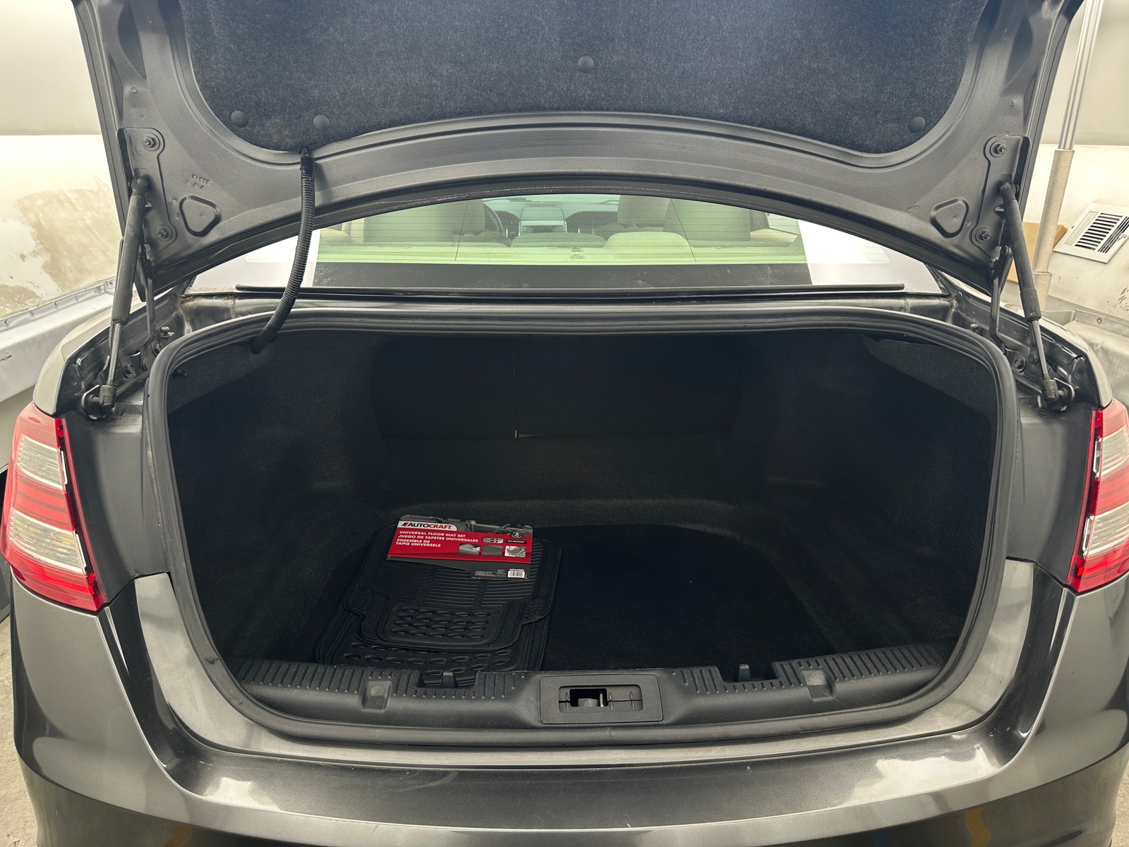 Thumbnail: 2017 Ford Taurus - 7