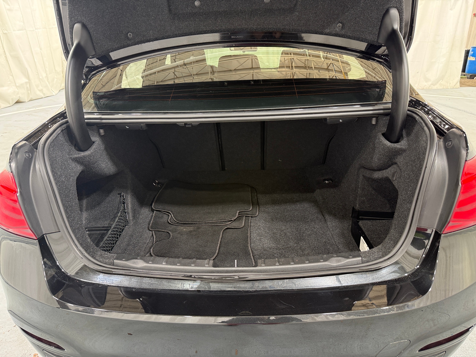 Thumbnail: 2018 BMW 3 Series - 6