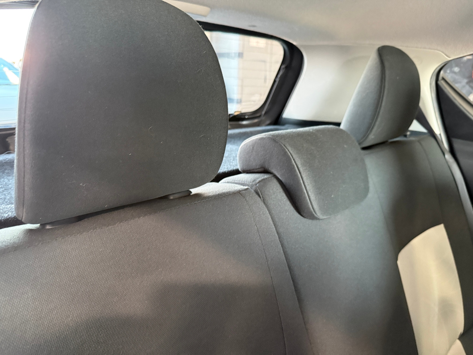 Thumbnail: 2015 Toyota Prius c - 6