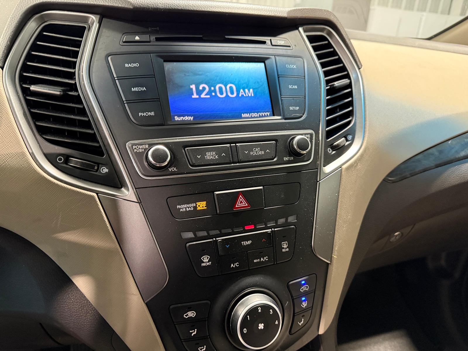 Thumbnail: 2017 Hyundai Santa Fe - 4