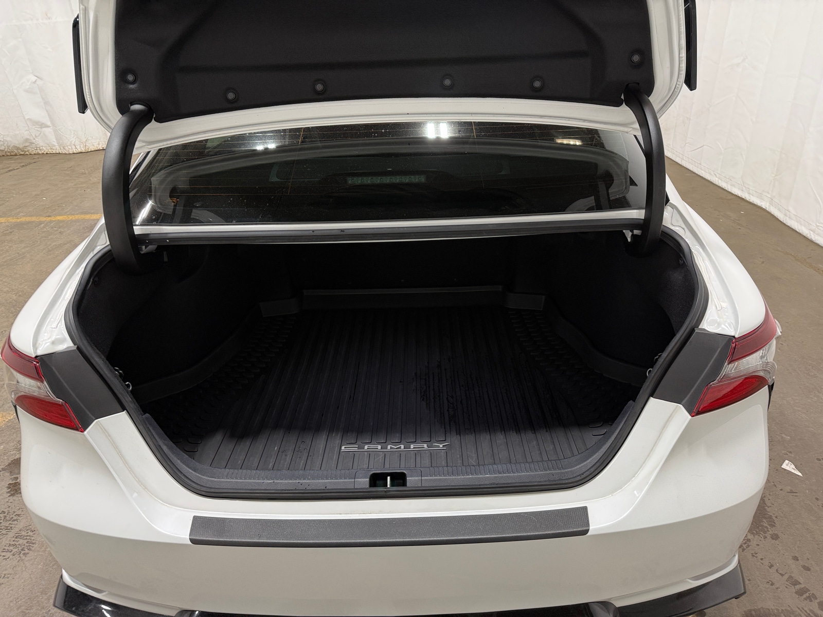 Thumbnail: 2022 Toyota Camry - 7