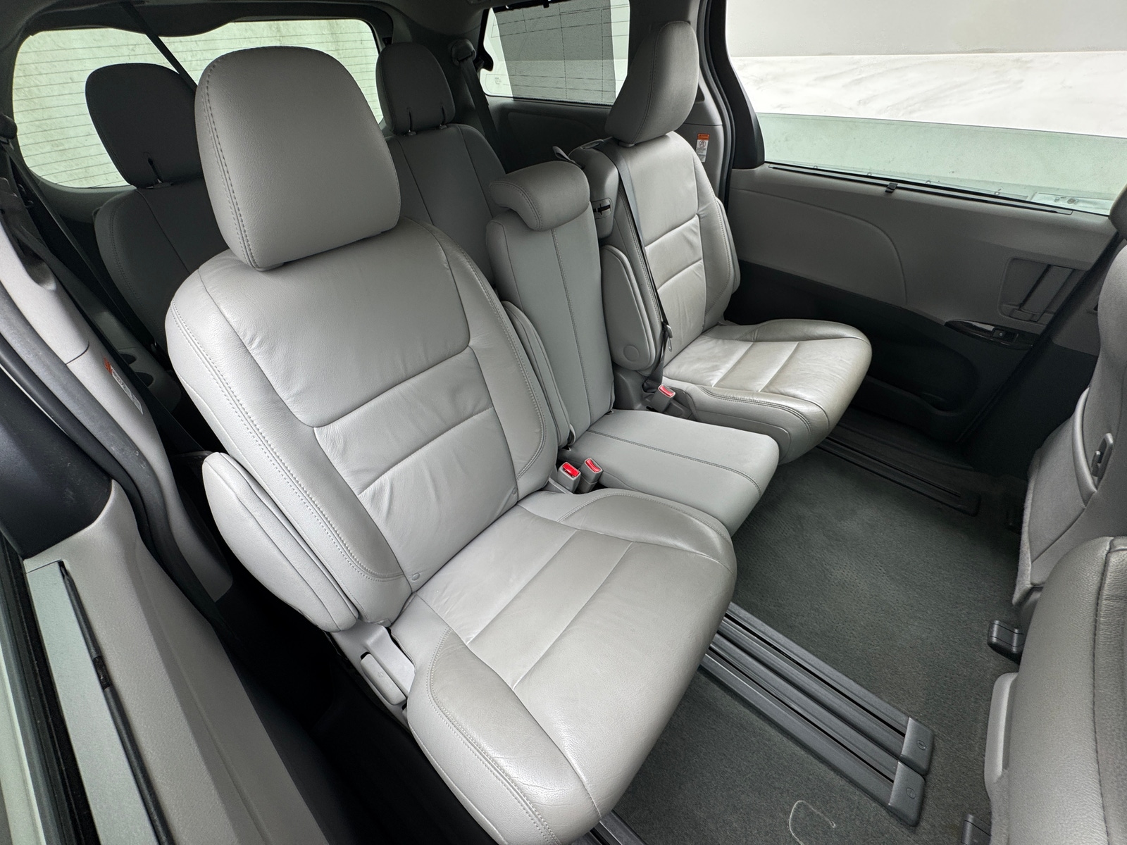 Thumbnail: 2017 Toyota Sienna - 5