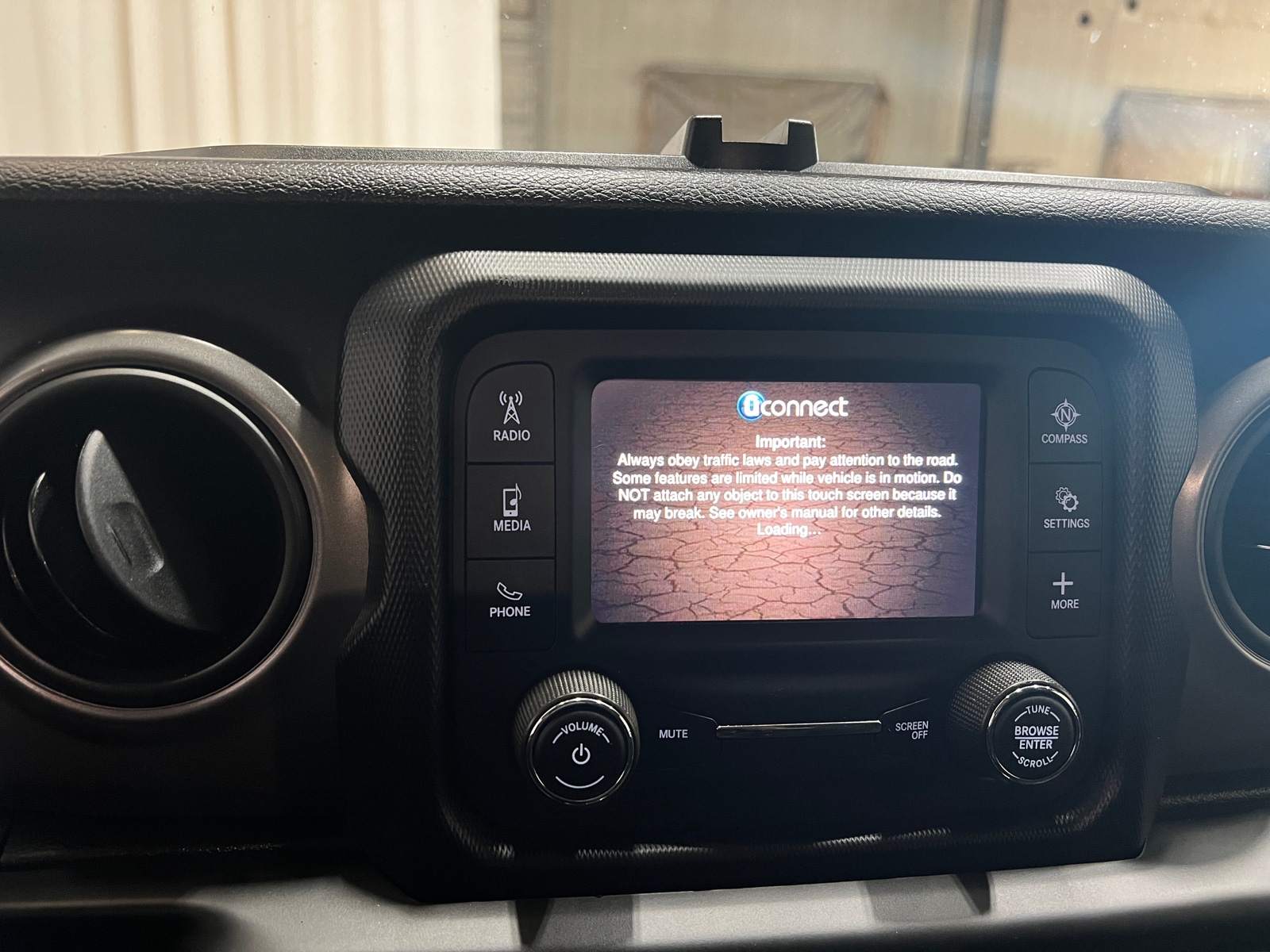 Thumbnail: 2021 Jeep Gladiator - 4