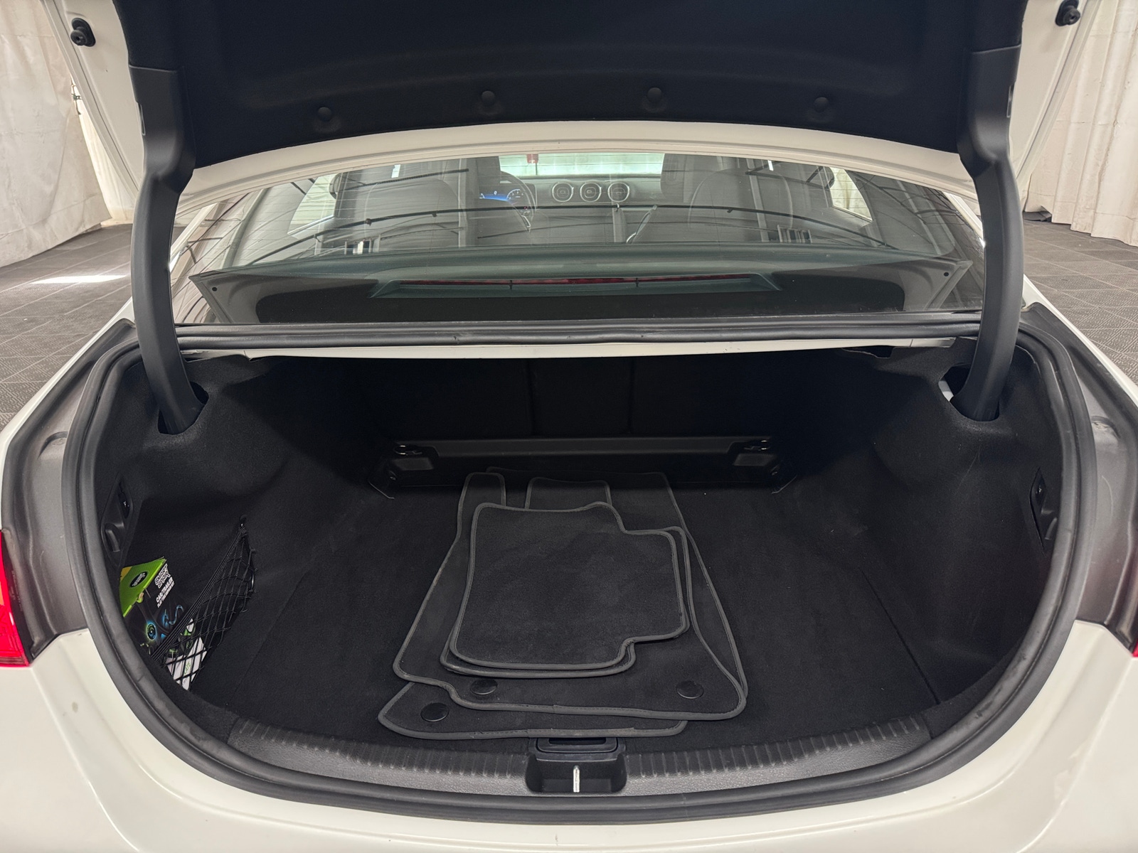 Thumbnail: 2024 Mercedes-Benz C-Class - 6