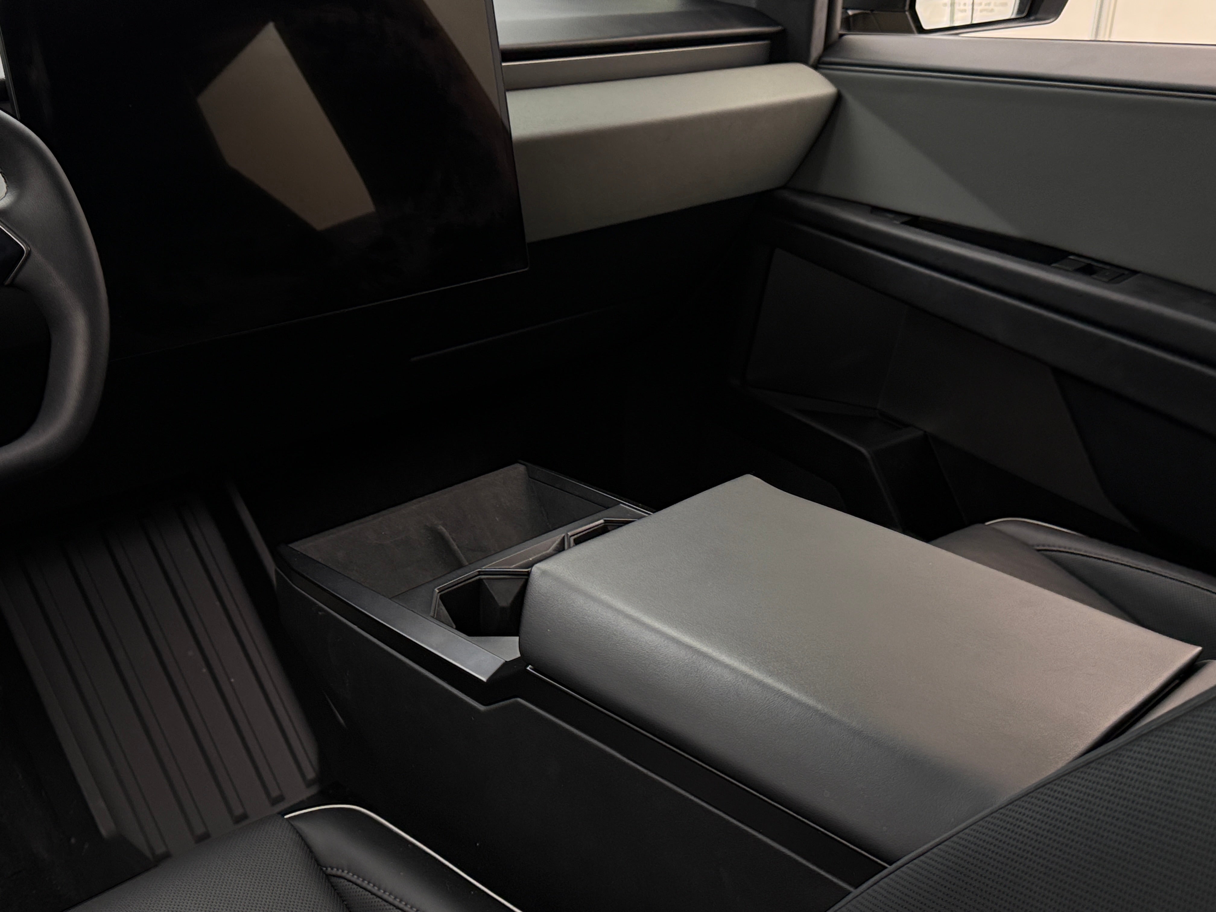 Used 2024 Tesla Cybertruck Base with VIN 7G2CEHED4RA042835 for sale in Northfield, Minnesota