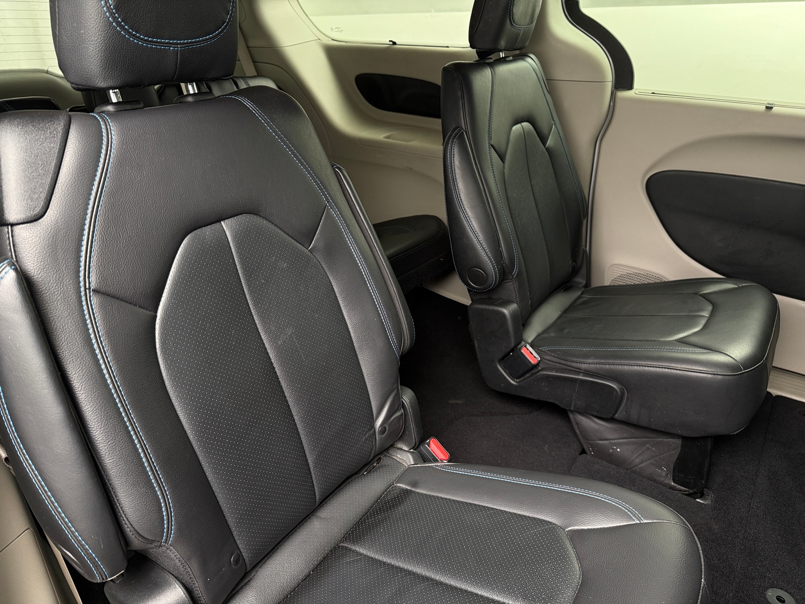 Thumbnail: 2021 Chrysler Pacifica - 6