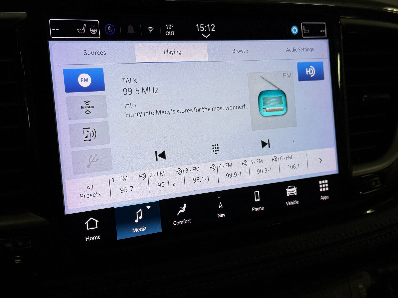 Thumbnail: 2021 Chrysler Pacifica - 4