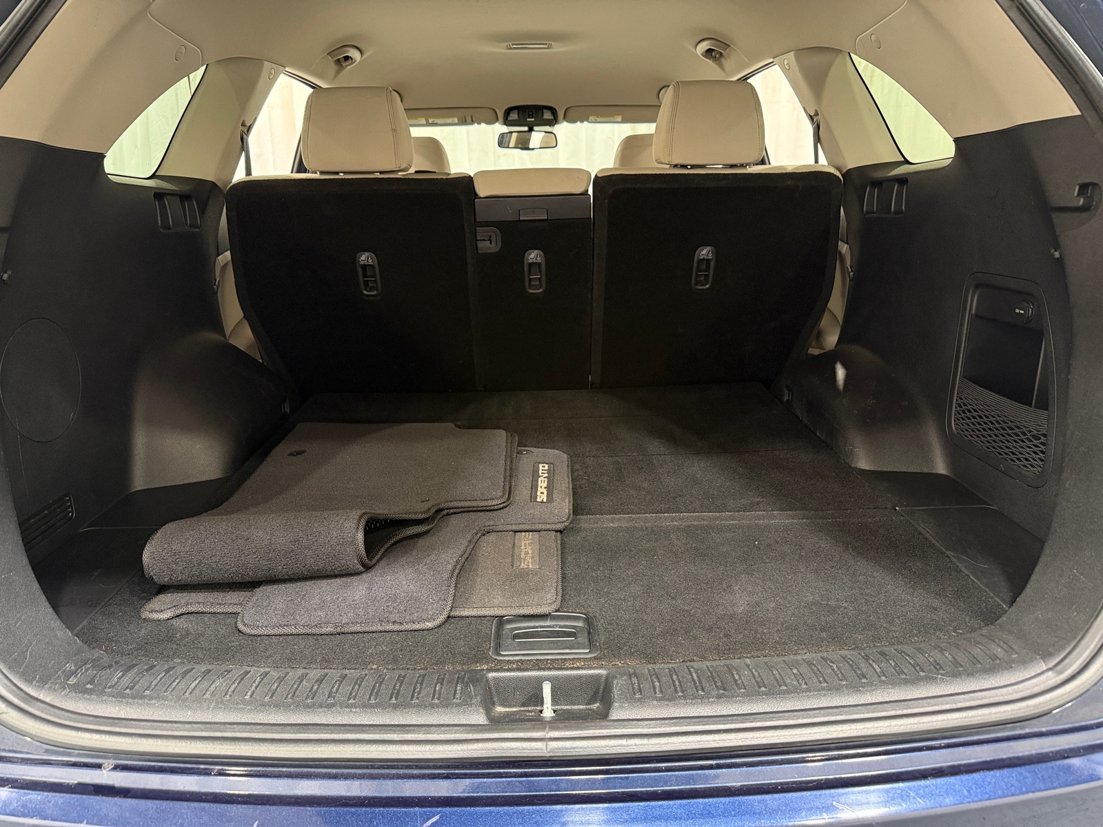 Thumbnail: 2017 Kia Sorento - 7