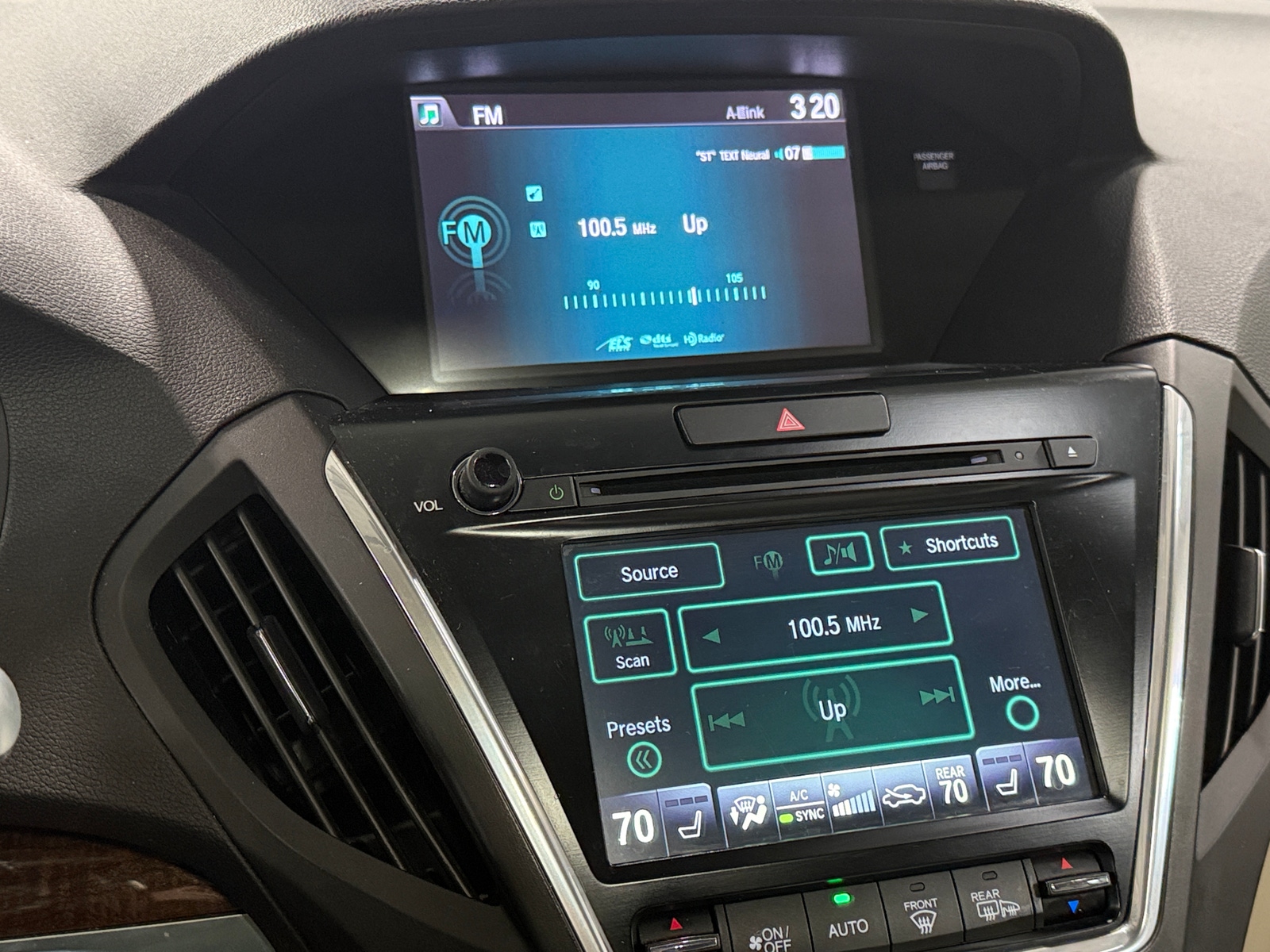 Thumbnail: 2017 Acura MDX - 3