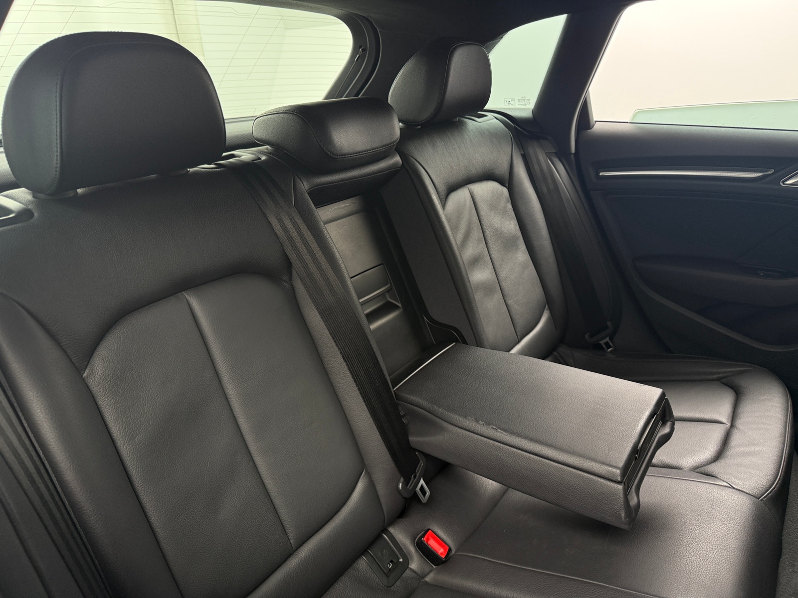 Thumbnail: 2017 Audi A3 e-tron - 5