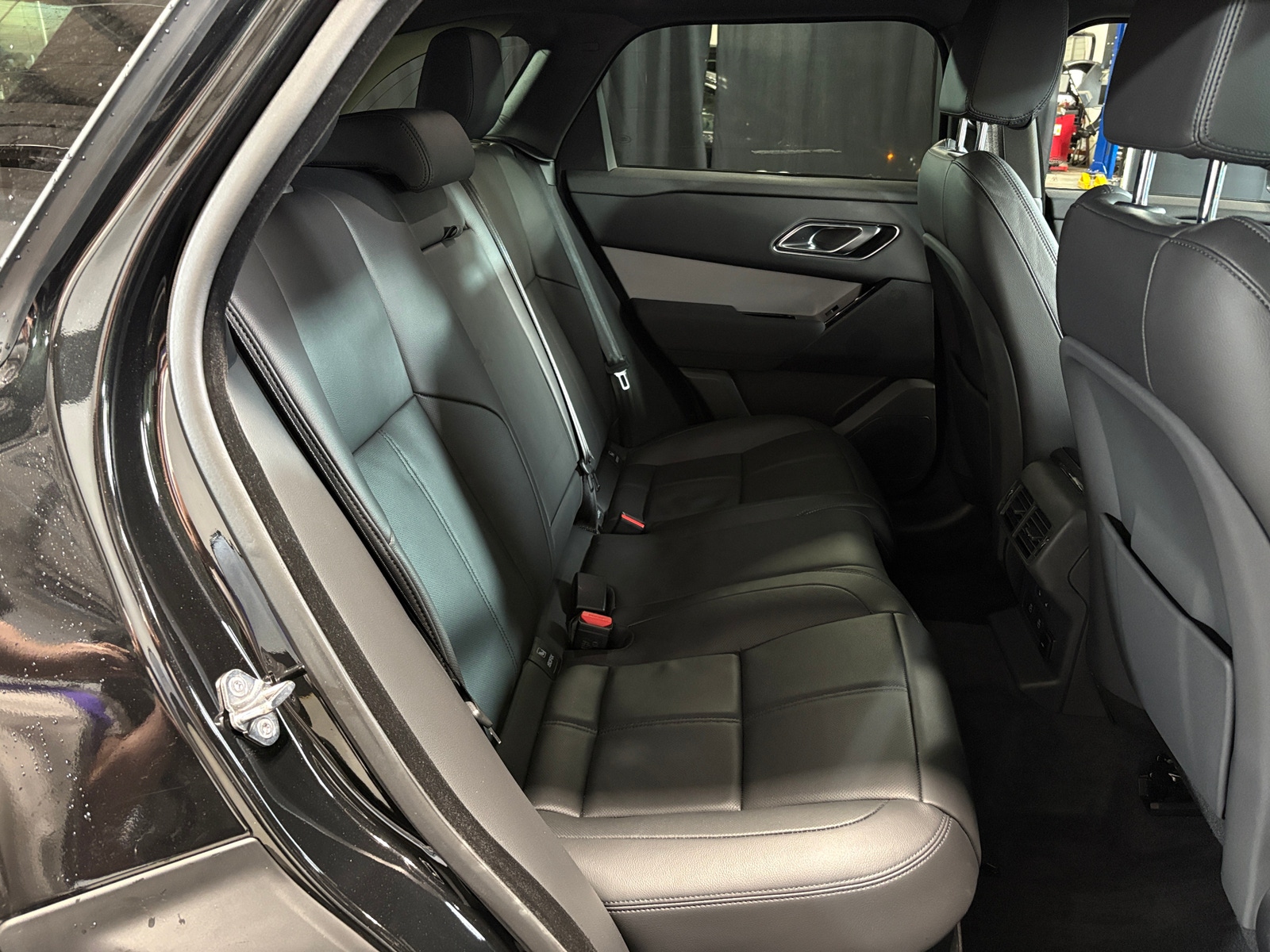 Thumbnail: 2025 Land Rover Range Rover Velar - 5