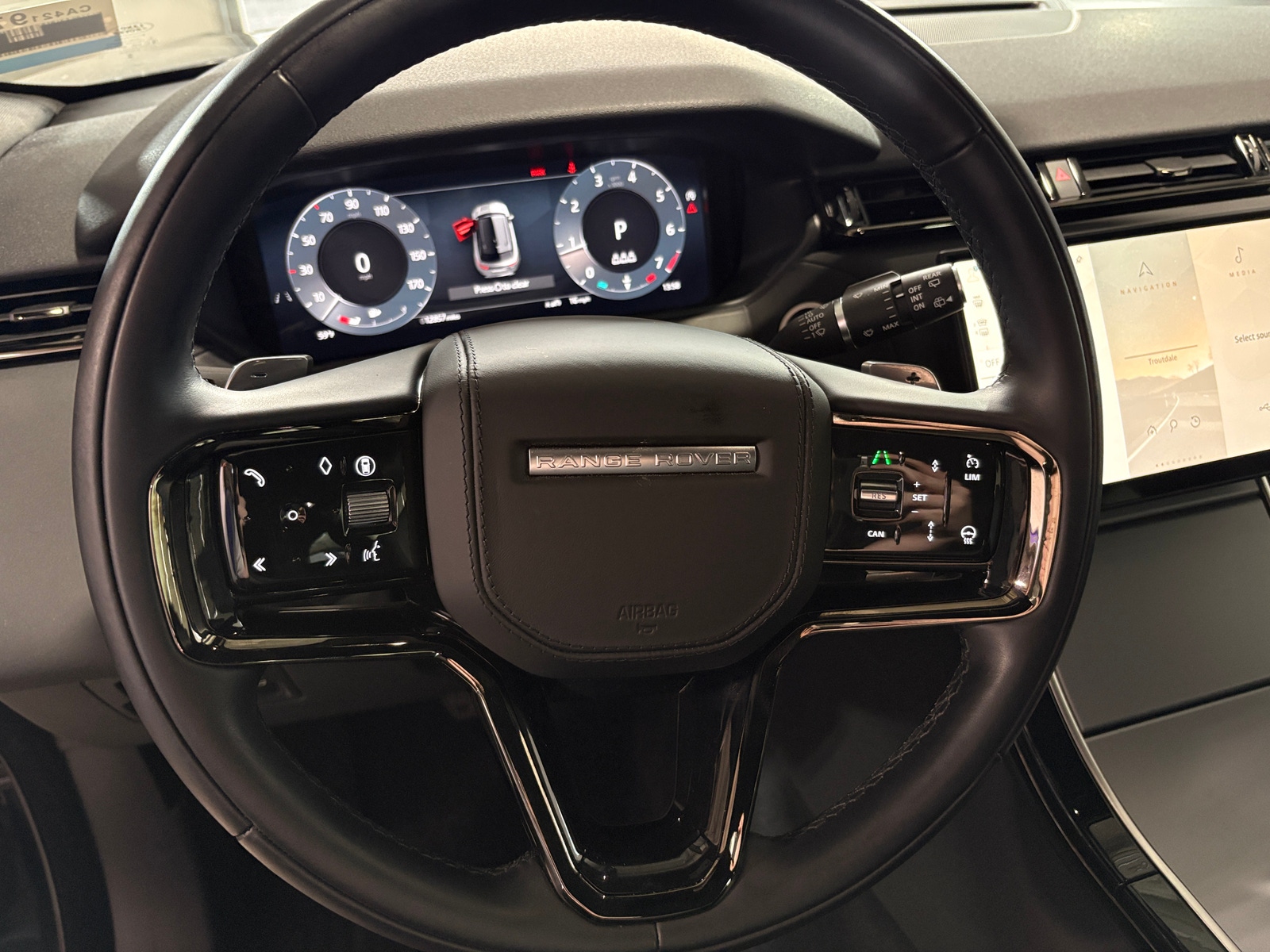 Thumbnail: 2025 Land Rover Range Rover Velar - 4