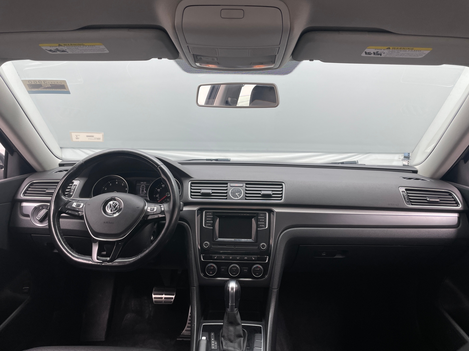 Thumbnail: 2016 Volkswagen Passat - 3