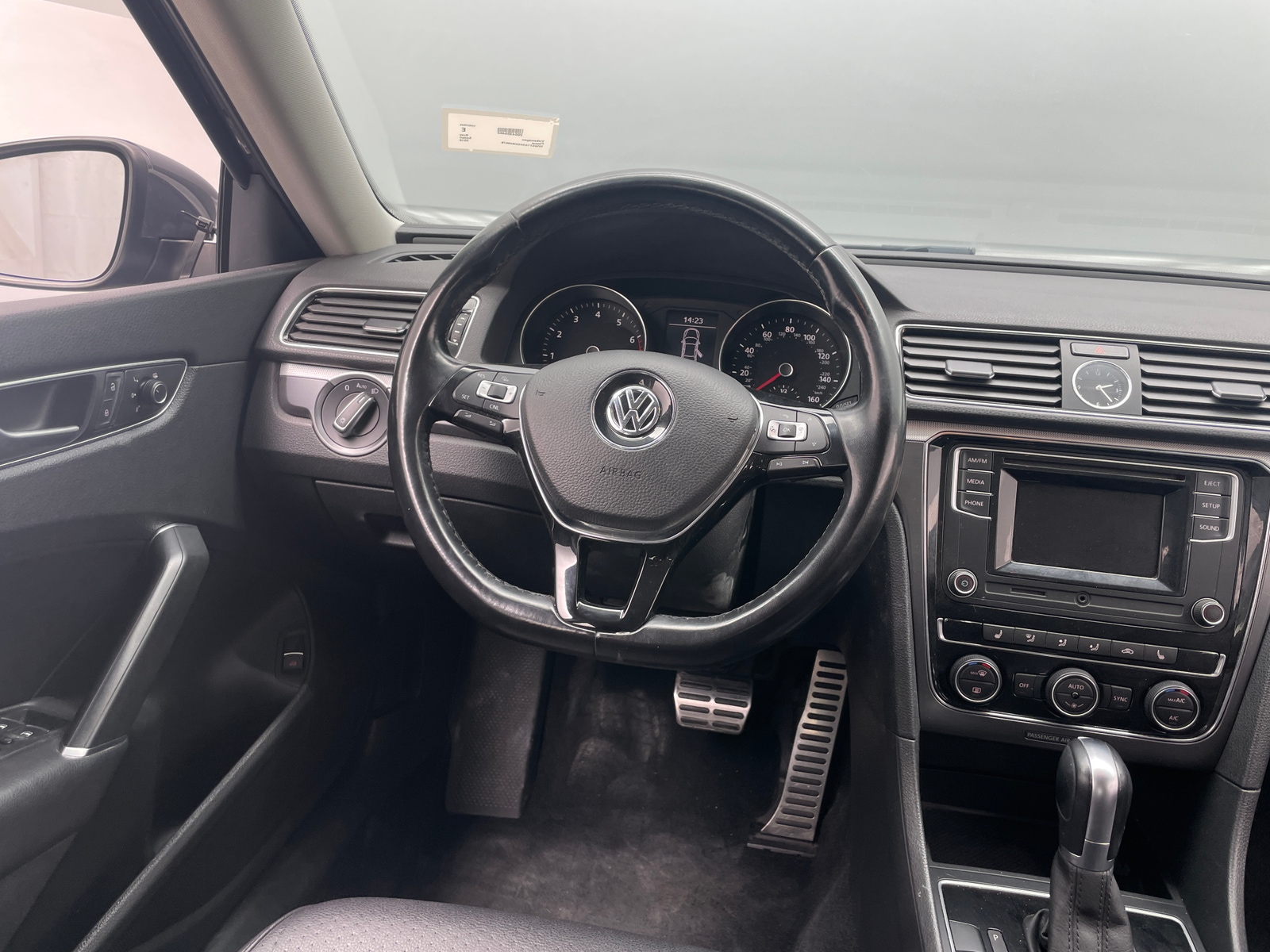 Thumbnail: 2016 Volkswagen Passat - 5