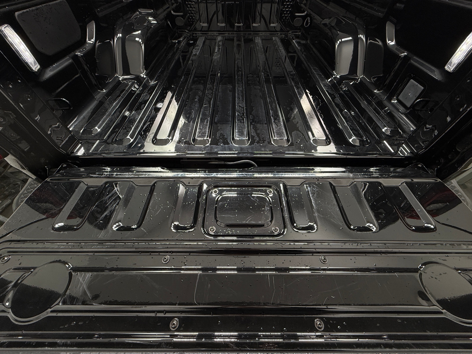 Thumbnail: 2025 Jeep Gladiator - 7