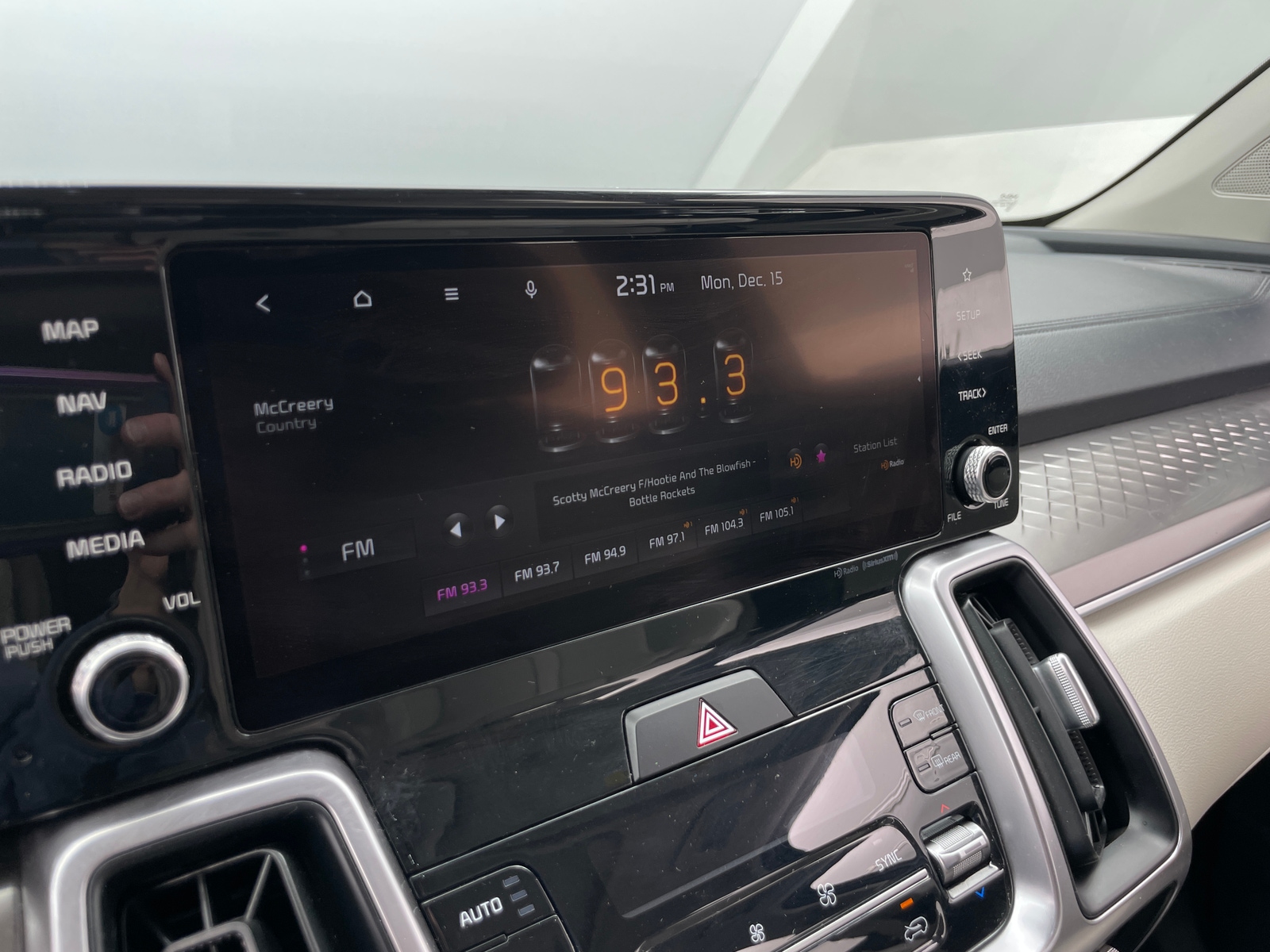 Thumbnail: 2022 Kia Sorento - 3