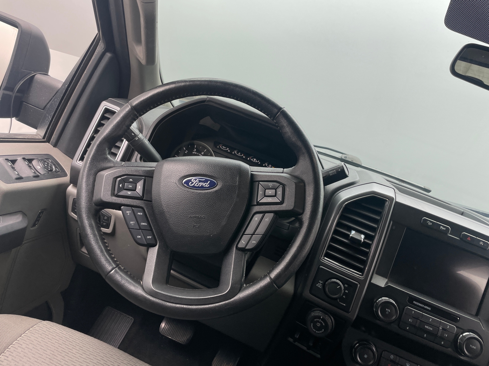 Thumbnail: 2019 Ford Econoline - 5