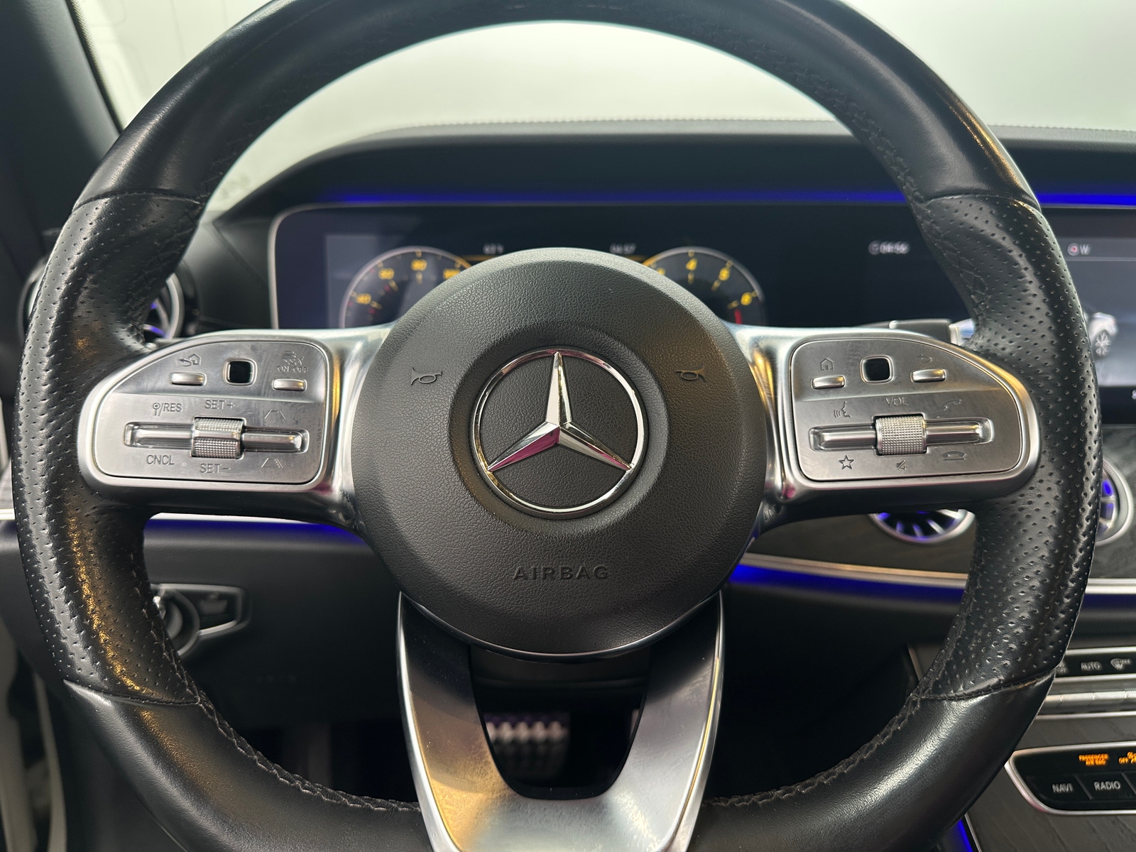 Thumbnail: 2019 Mercedes-Benz E-Class - 4