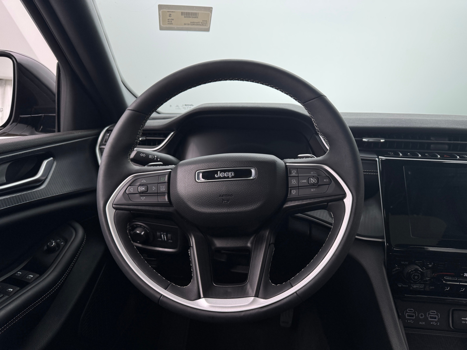 Thumbnail: 2024 Jeep Grand Cherokee - 5