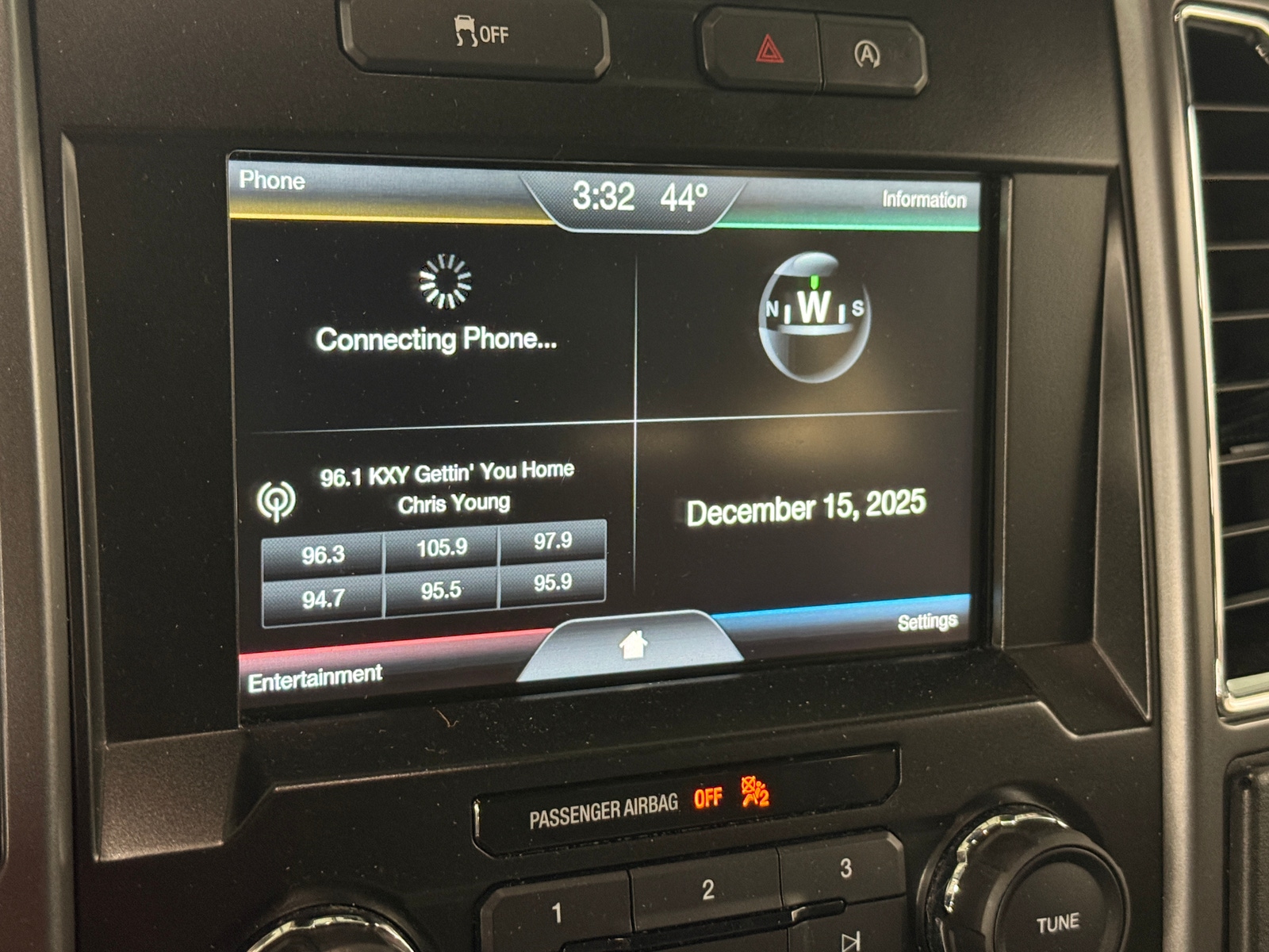 Thumbnail: 2015 Ford Econoline - 4