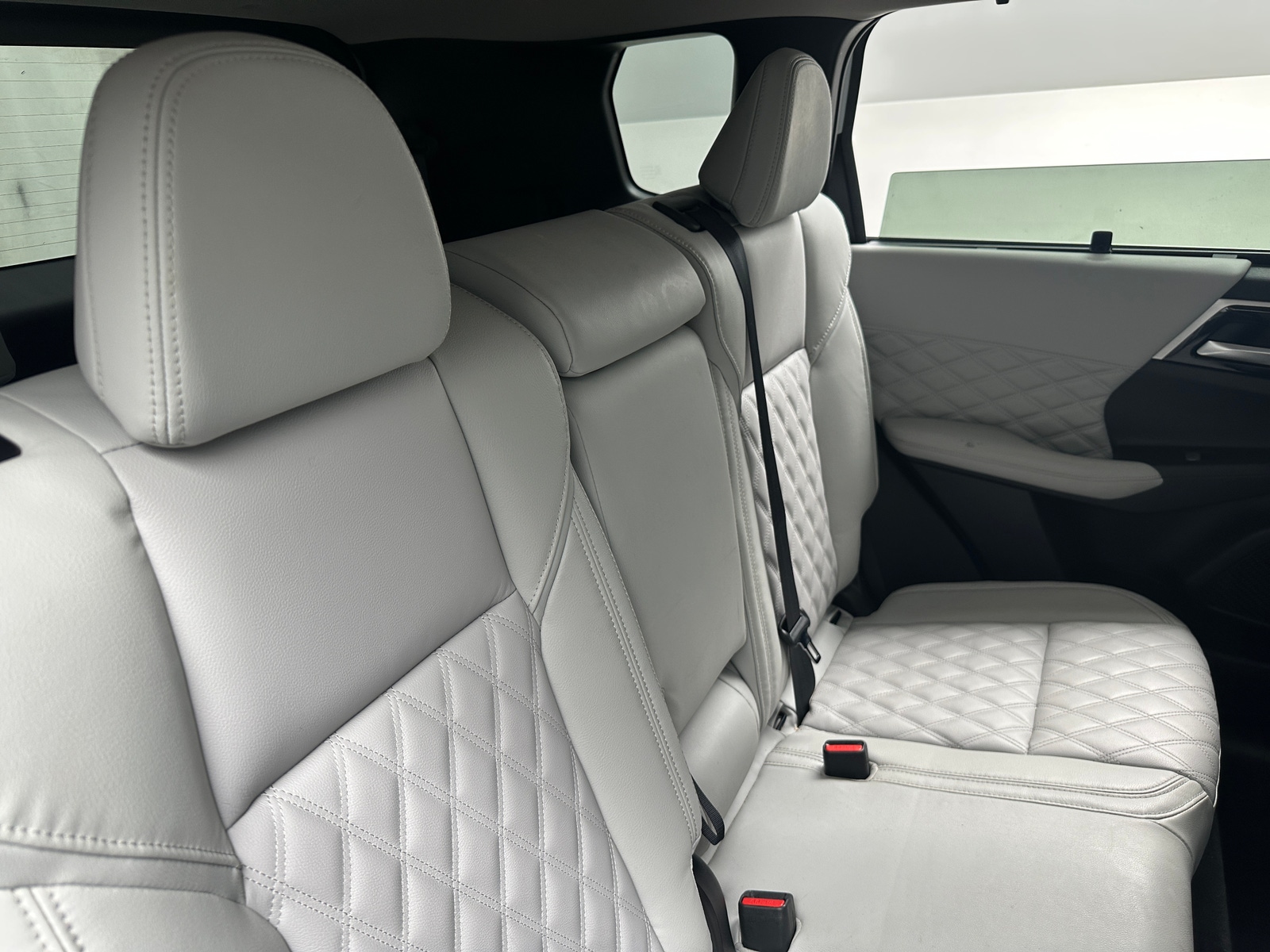 Thumbnail: 2024 Mitsubishi Outlander - 5