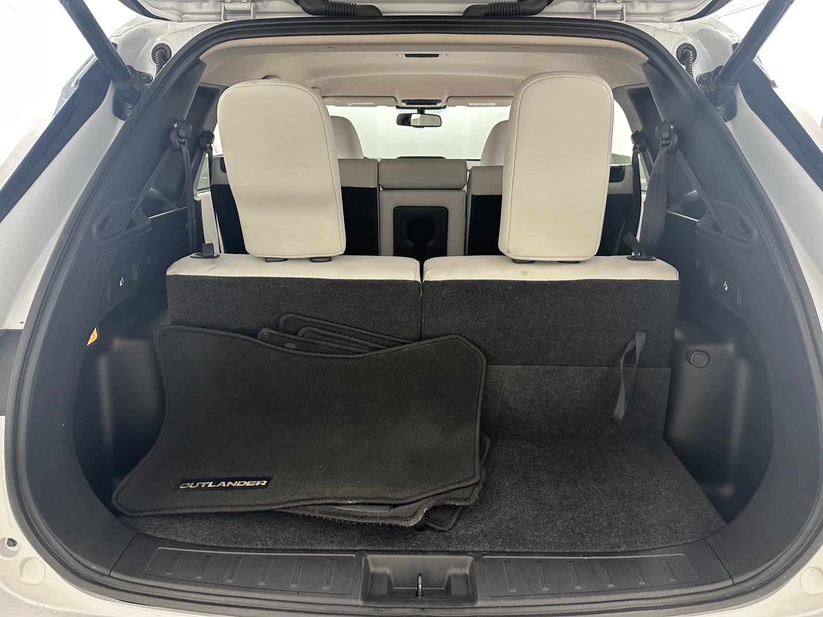 Thumbnail: 2024 Mitsubishi Outlander - 6