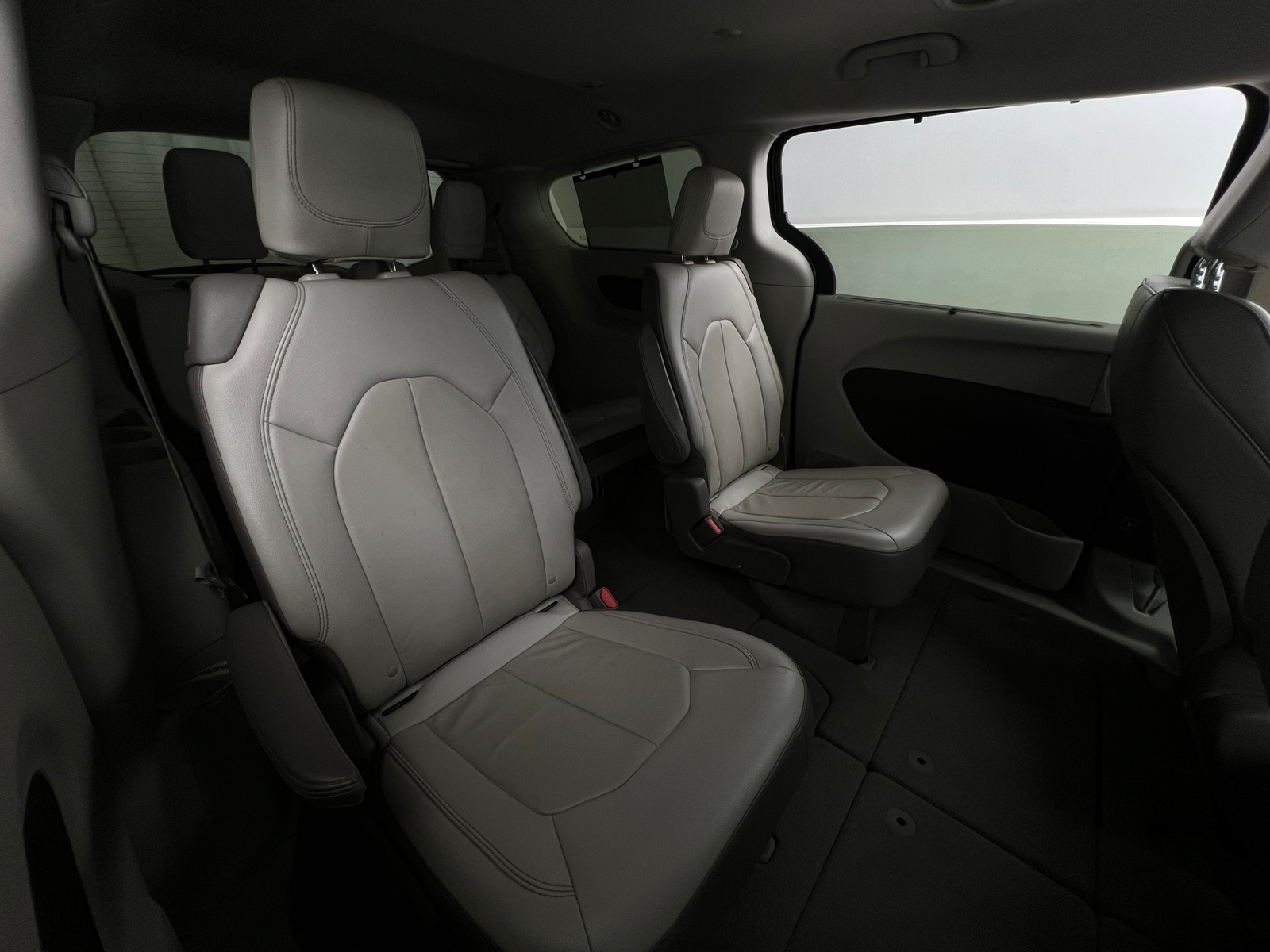 Thumbnail: 2017 Chrysler Pacifica - 5