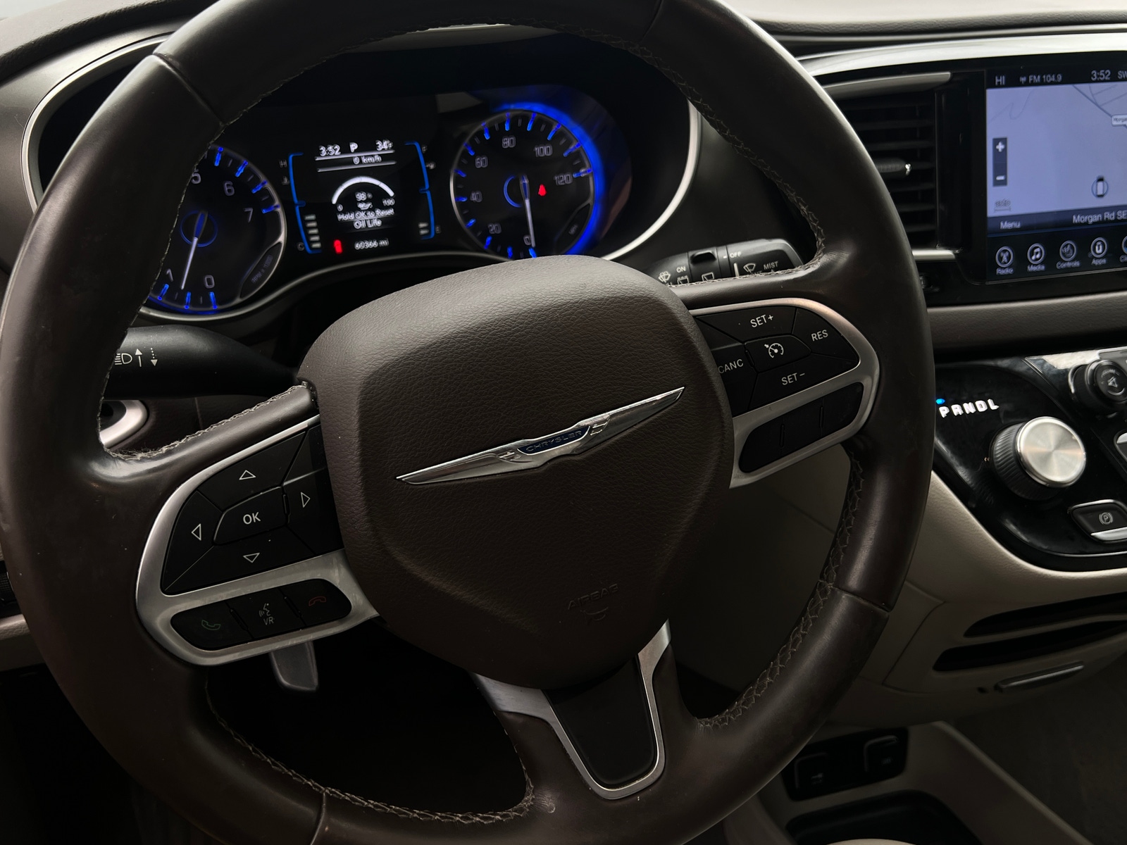 Thumbnail: 2017 Chrysler Pacifica - 4