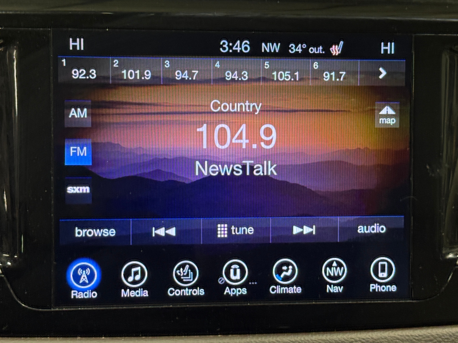 Thumbnail: 2017 Chrysler Pacifica - 3