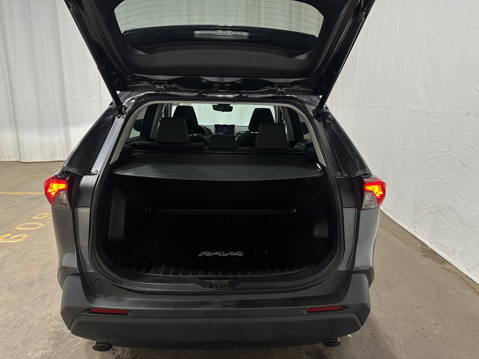 Thumbnail: 2023 Toyota RAV4 - 7