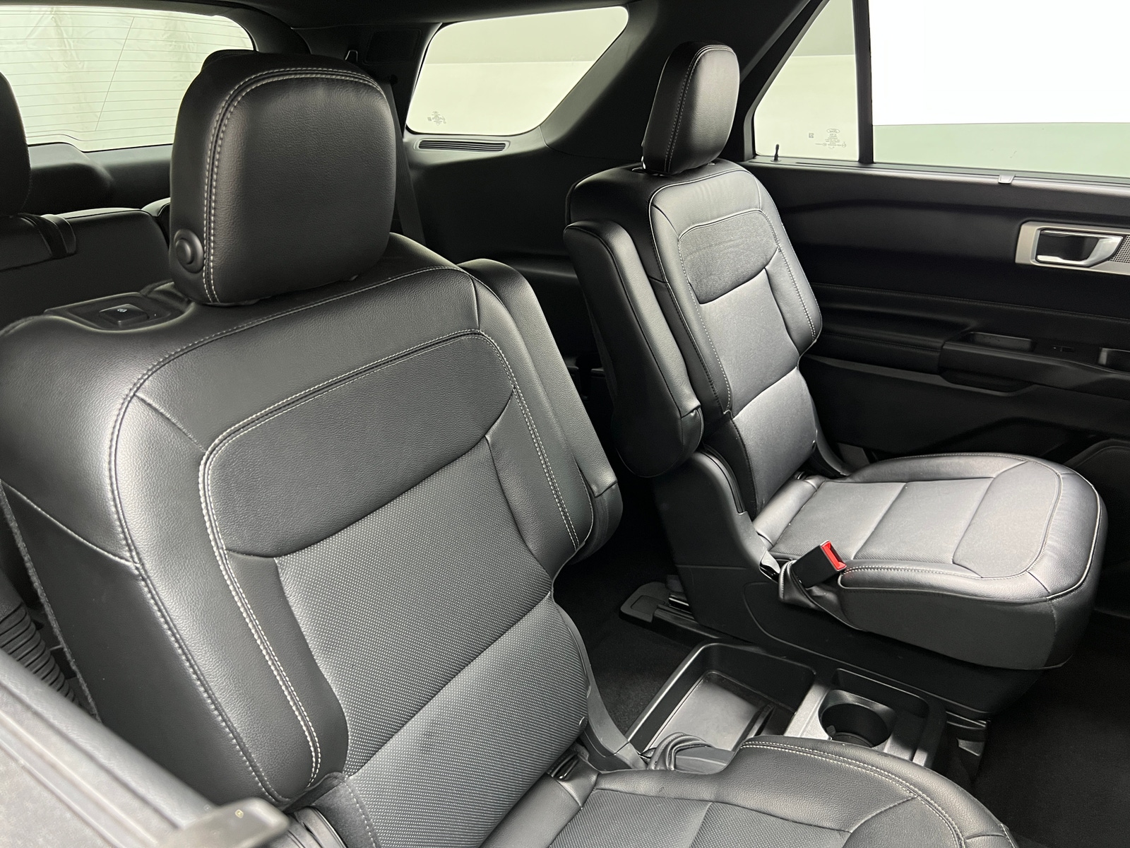 Thumbnail: 2020 Ford Explorer - 5