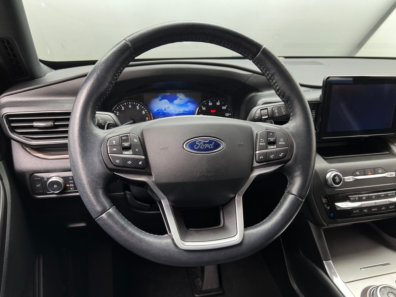 Thumbnail: 2020 Ford Explorer - 4