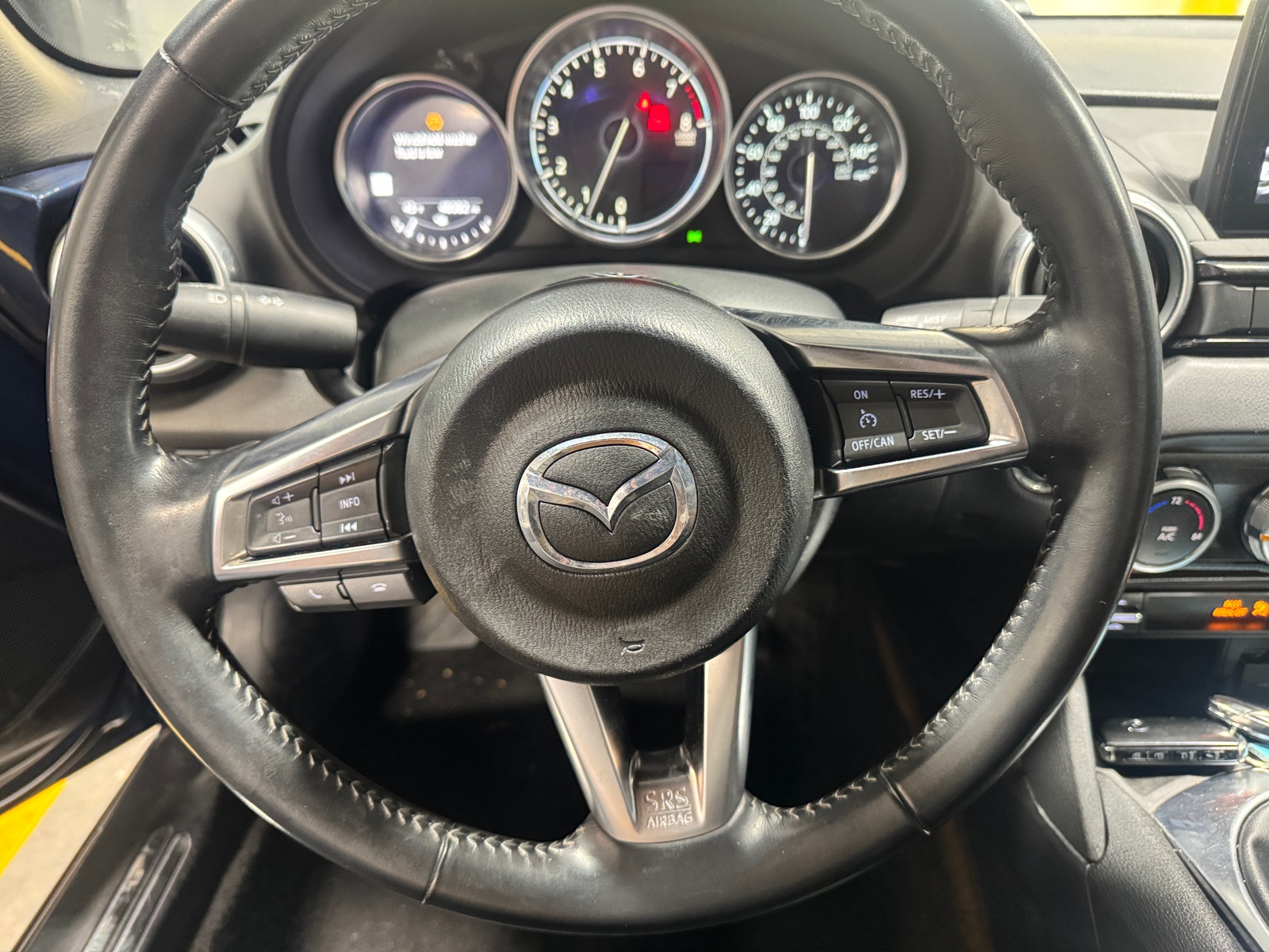 Thumbnail: 2020 Mazda MX-5 Miata - 4