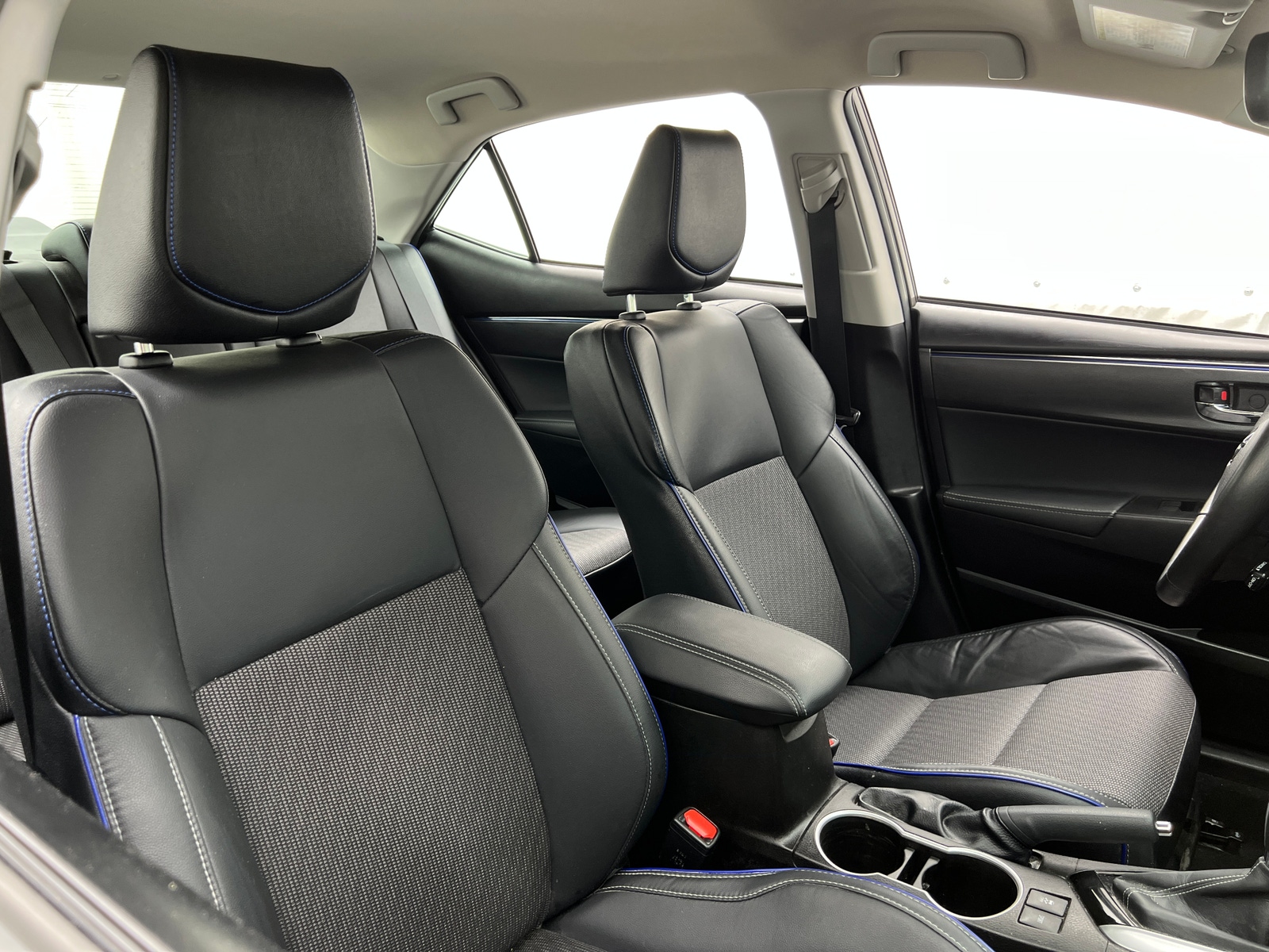 Thumbnail: 2017 Toyota Corolla - 2