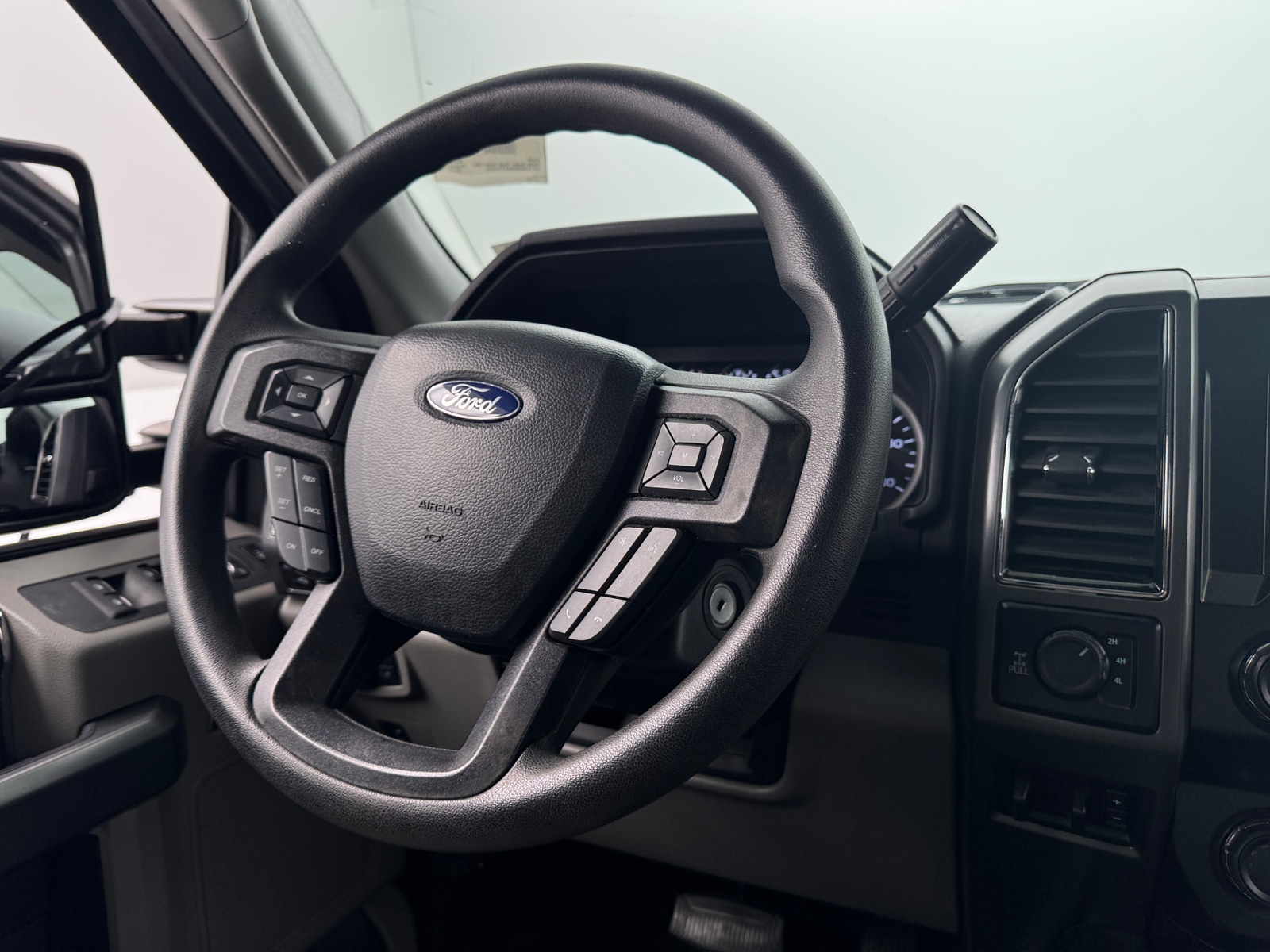 Thumbnail: 2019 Ford Econoline - 5