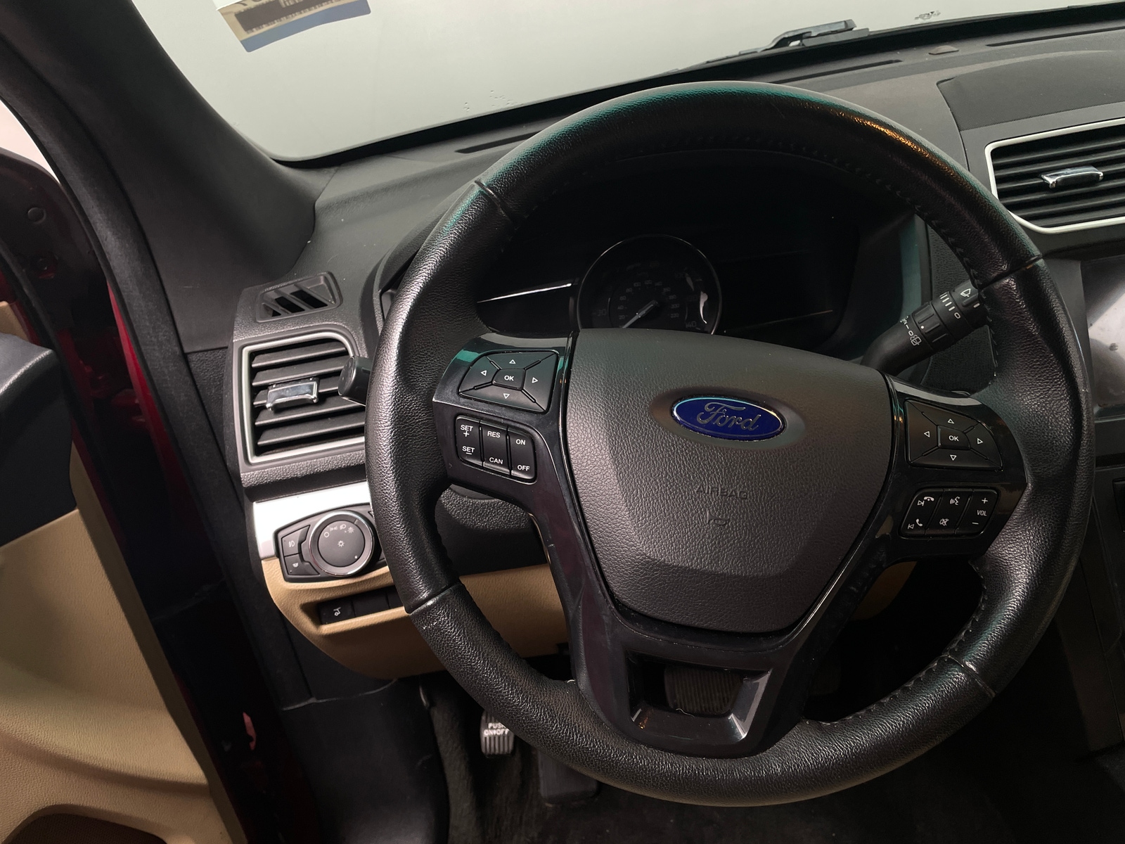 Thumbnail: 2017 Ford Explorer - 5