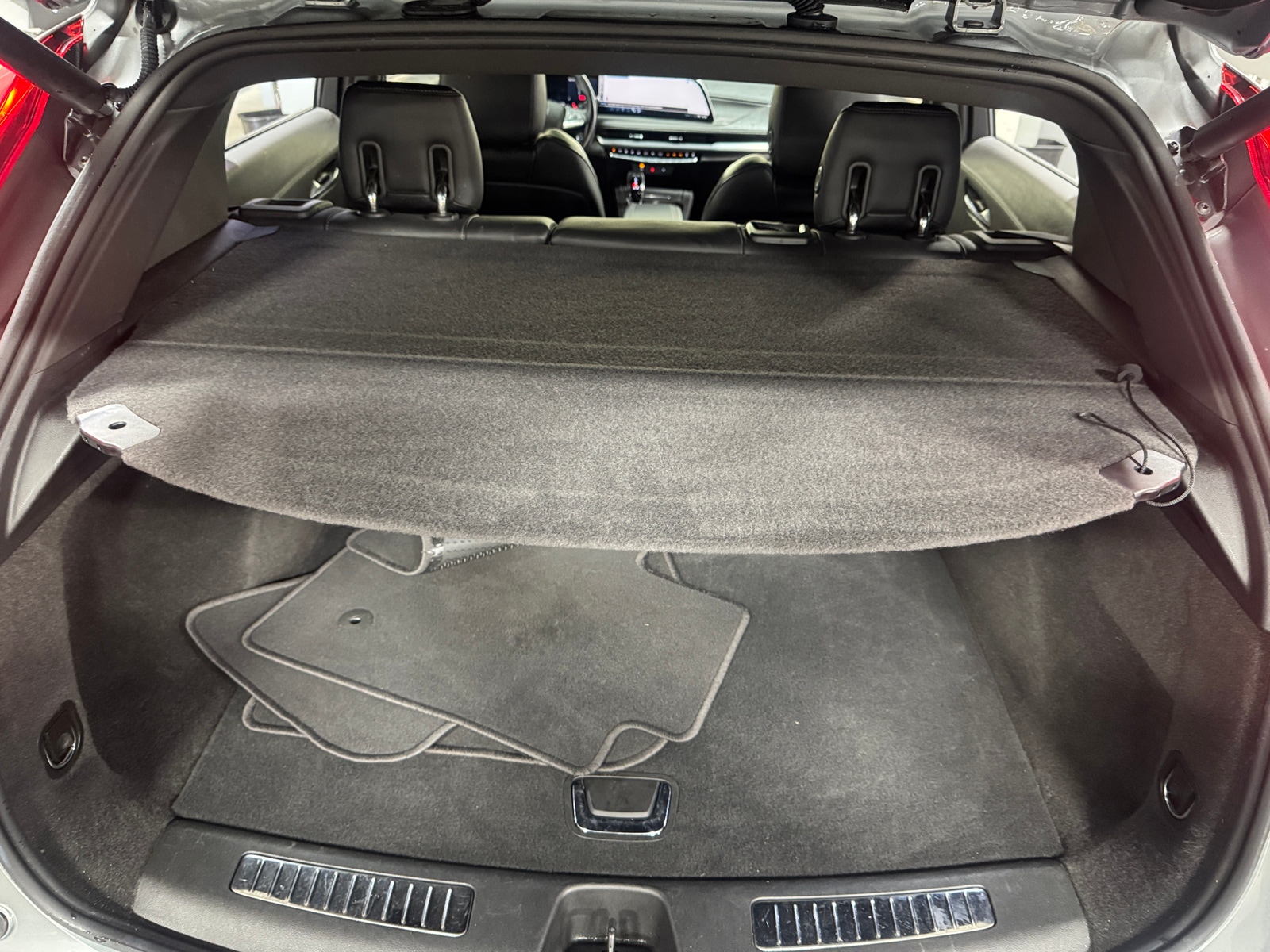 Thumbnail: 2024 Cadillac XT4 - 6