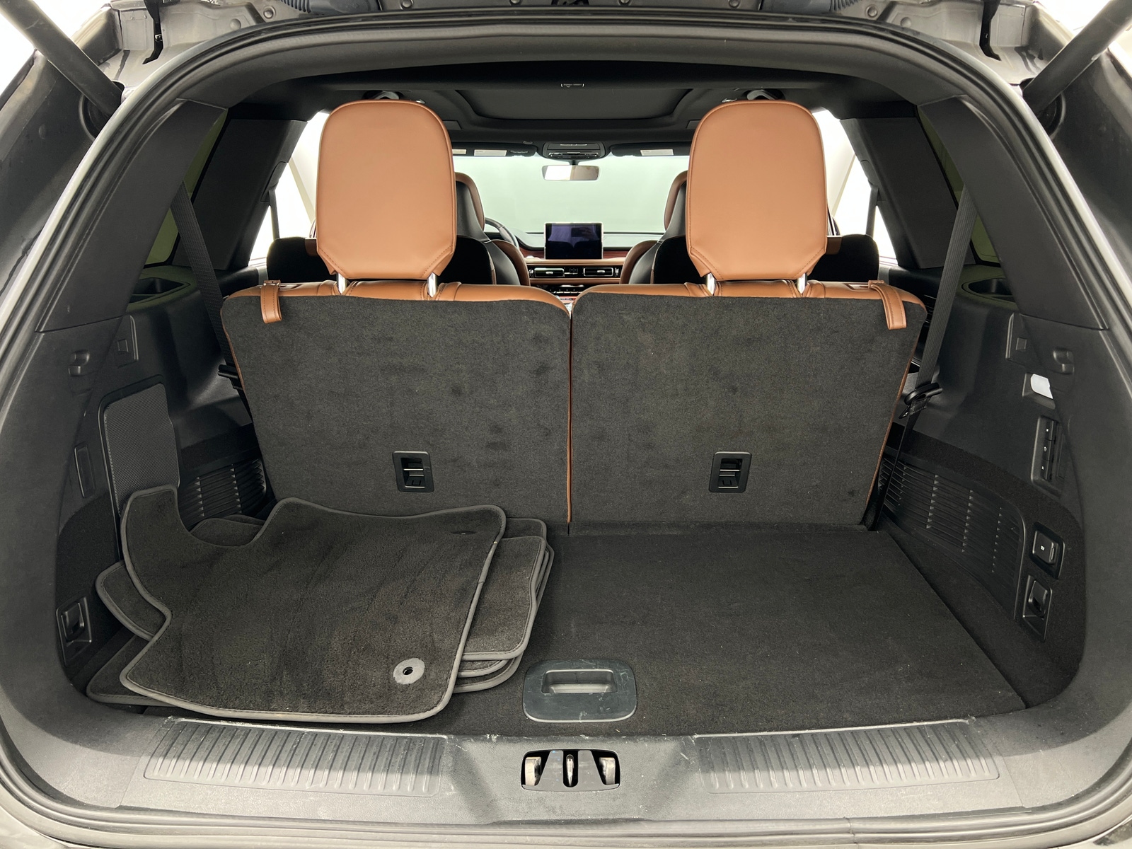 Thumbnail: 2023 Lincoln Aviator - 6